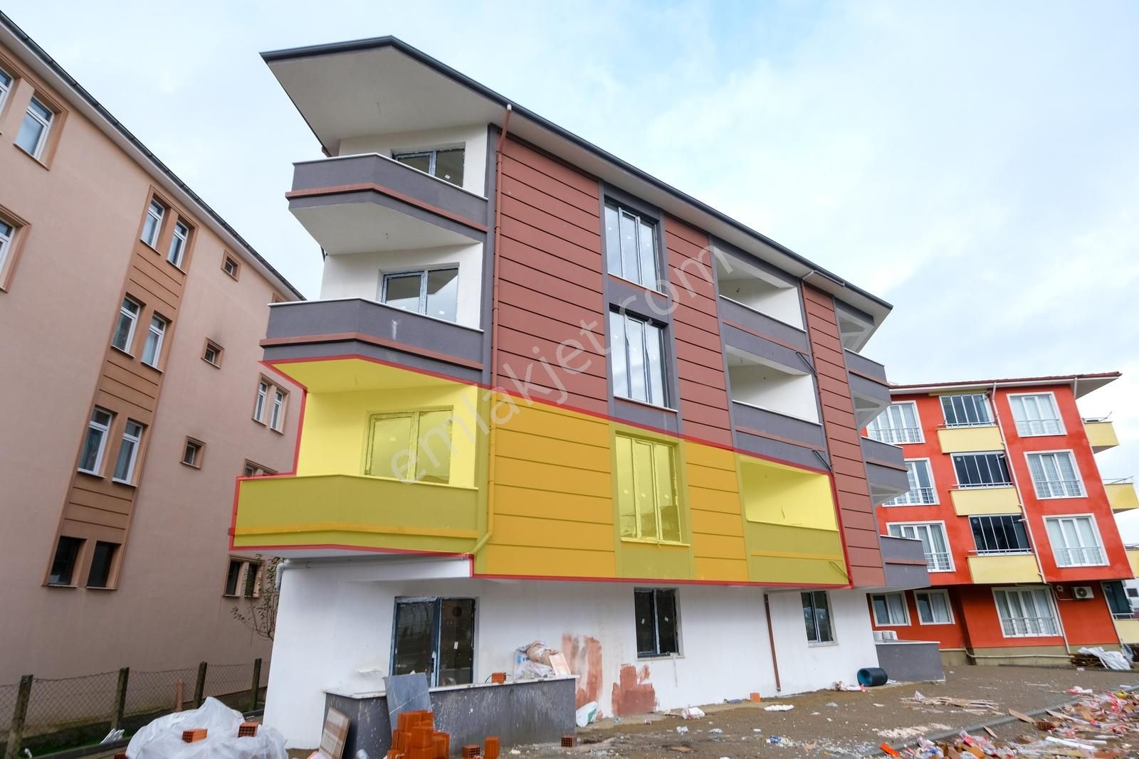 Devlet Hastanesine Komşu 1+1 Satılık Daire