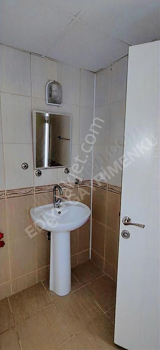 Sarısu Mah. Zübeyde Hanım Sitesinde Katta Geniş 1+1 Daire - Görsel 23