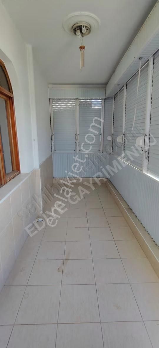 Bayındır Mahallesinde Doğalgazlı Katta Kiralık Geniş 3+1 Daire - Görsel 12
