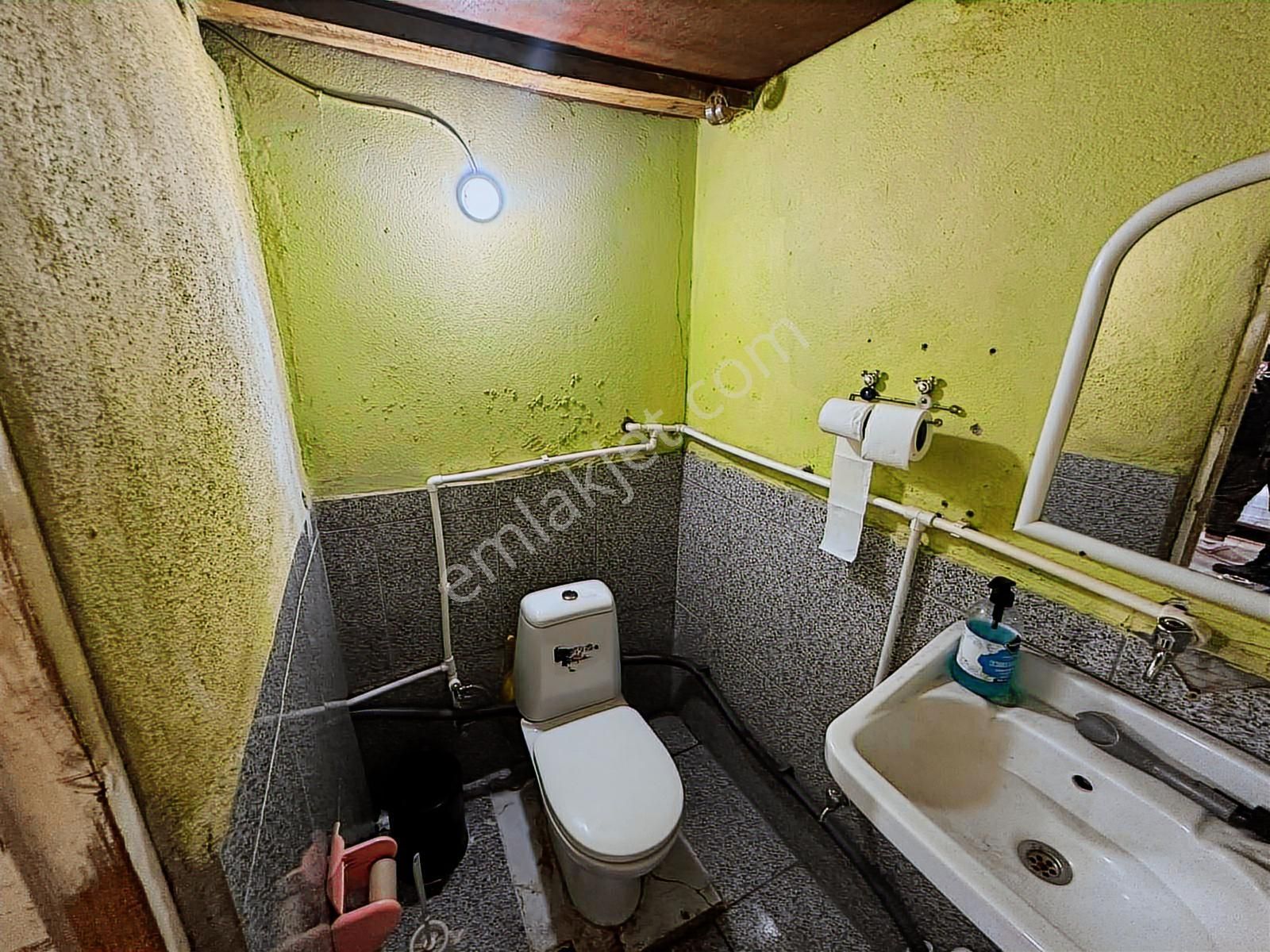 Küçükköy Barbaros Hayrettin Paşa Mahallesinde 90 M² Köşe Dükkan - Görsel 5