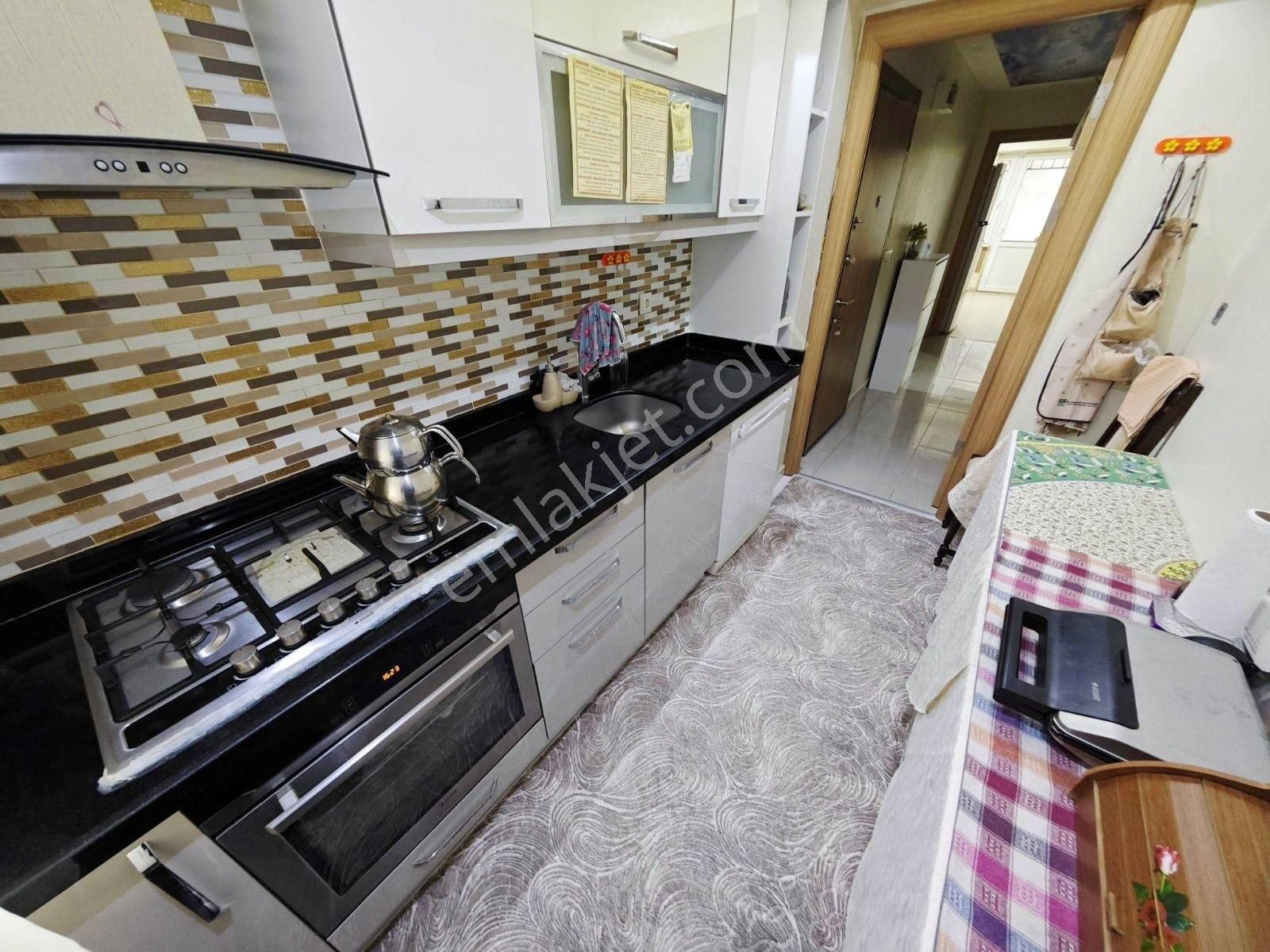 Fatih Emlak Tan 2+1 Yuksek Giriş Balkonlu Krediye Uygun Cakmak Duragına Yakın - Görsel 3