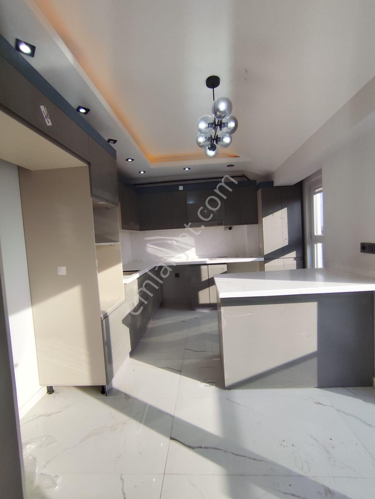 Özgür Gayrimenkul'den Çamılıca Mahaleside Satılık Ultra Lüx 5+1 Dubleks Daire - Görsel 18