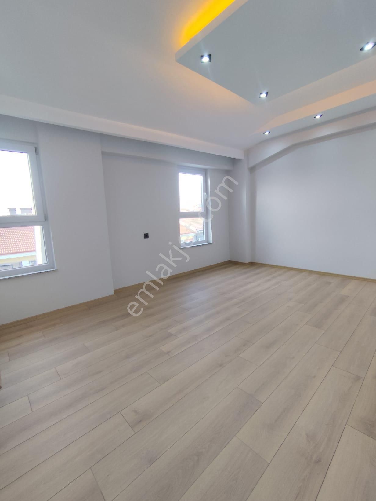 Özgür Gayrimenkul'den Çamılıca Mahaleside Satılık Ultra Lüx 5+1 Dubleks Daire - Görsel 13