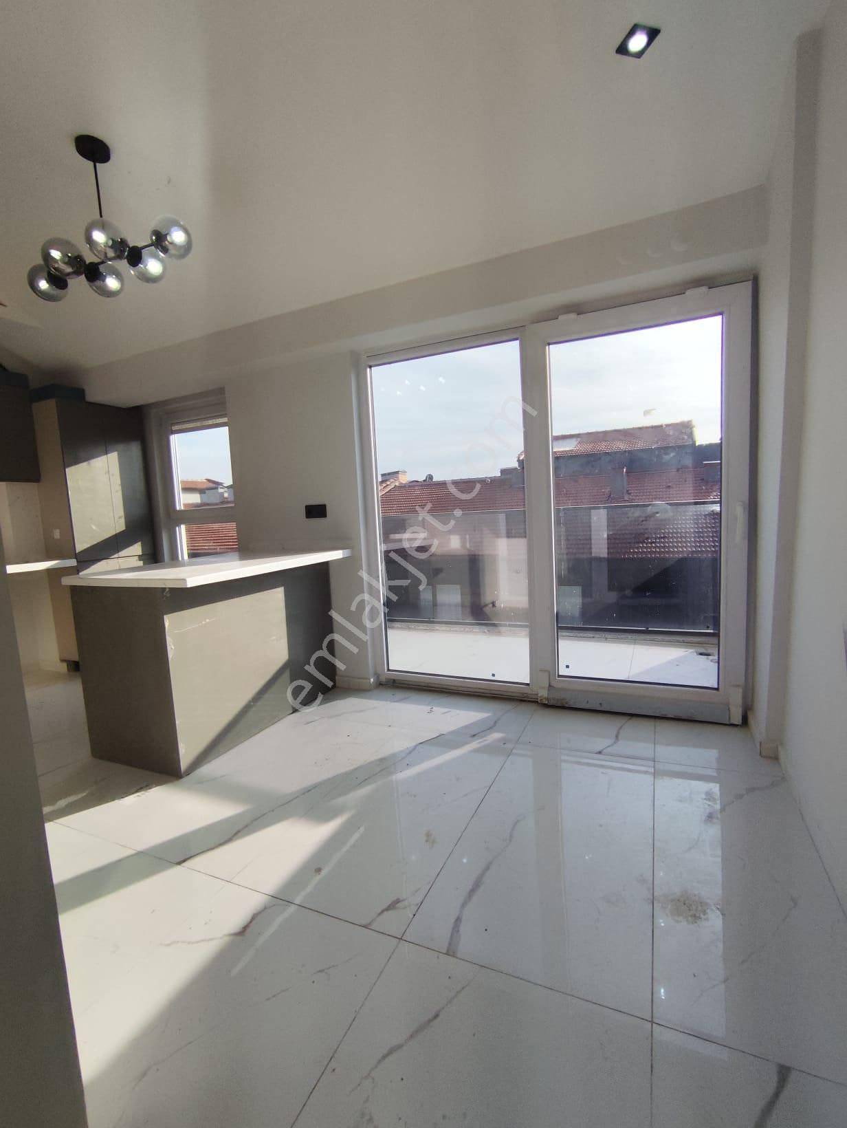 Özgür Gayrimenkul'den Çamılıca Mahaleside Satılık Ultra Lüx 5+1 Dubleks Daire - Görsel 17