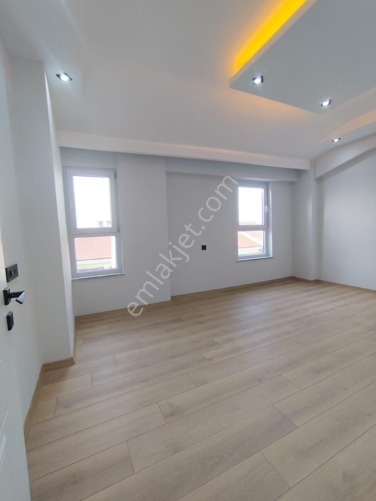 Özgür Gayrimenkul'den Çamılıca Mahaleside Satılık Ultra Lüx 5+1 Dubleks Daire - Görsel 12