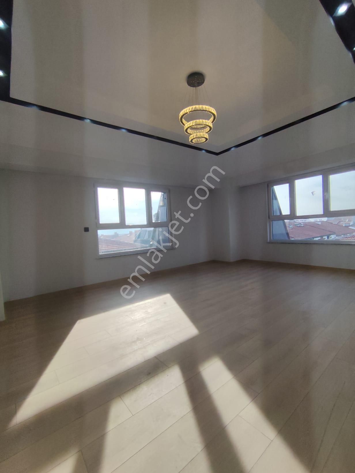 Özgür Gayrimenkul'den Çamılıca Mahaleside Satılık Ultra Lüx 5+1 Dubleks Daire - Görsel 10