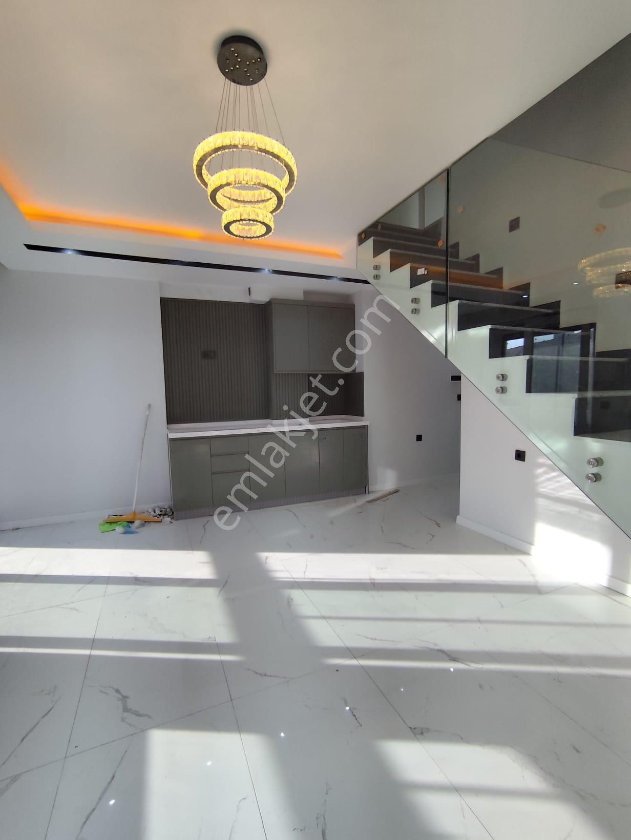 Özgür Gayrimenkul'den Çamılıca Mahaleside Satılık Ultra Lüx 5+1 Dubleks Daire - Görsel 2