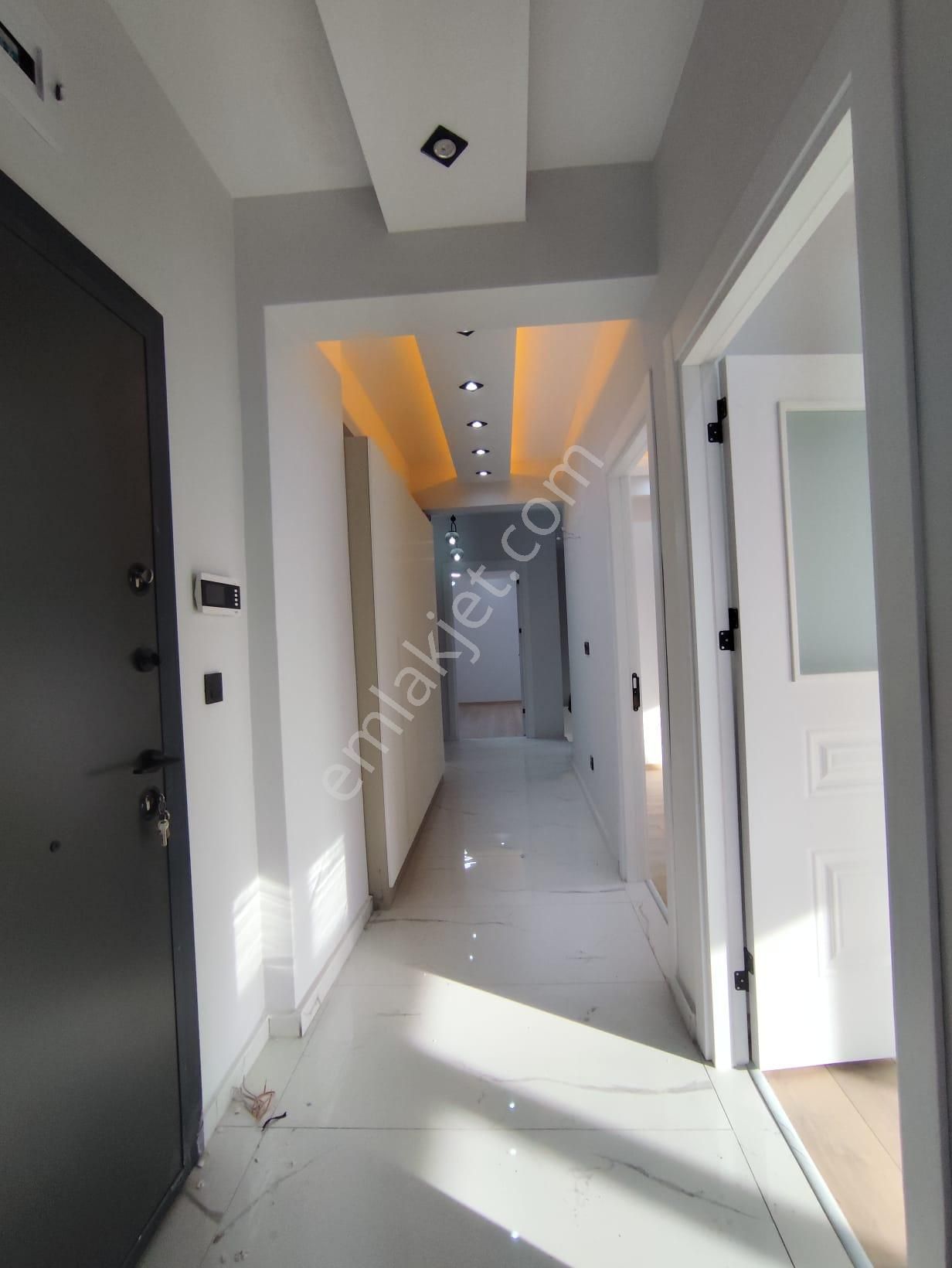 Özgür Gayrimenkul'den Çamılıca Mahaleside Satılık Ultra Lüx 5+1 Dubleks Daire - Görsel 15