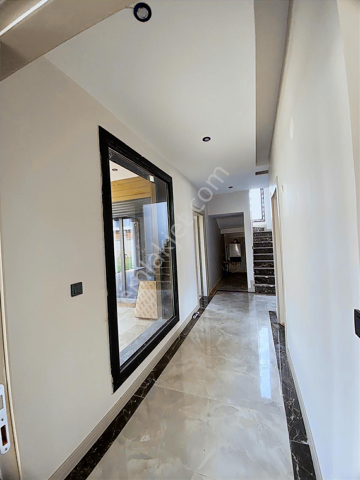 Silivride Özel Havuzlu Modern Mimarili Müstakil Satılık Villa - Görsel 28