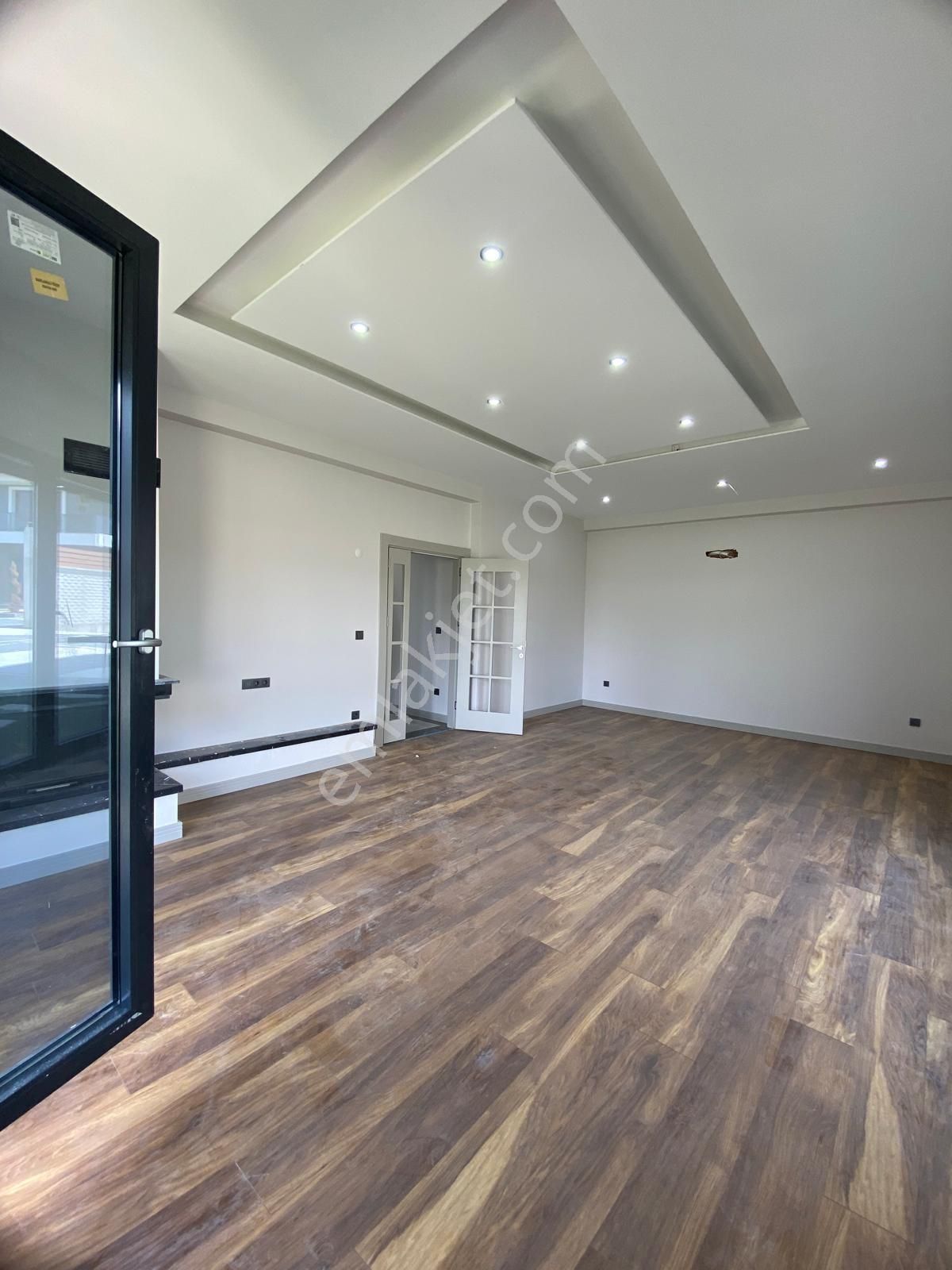 Silivride Özel Havuzlu Modern Mimarili Müstakil Satılık Villa - Görsel 6