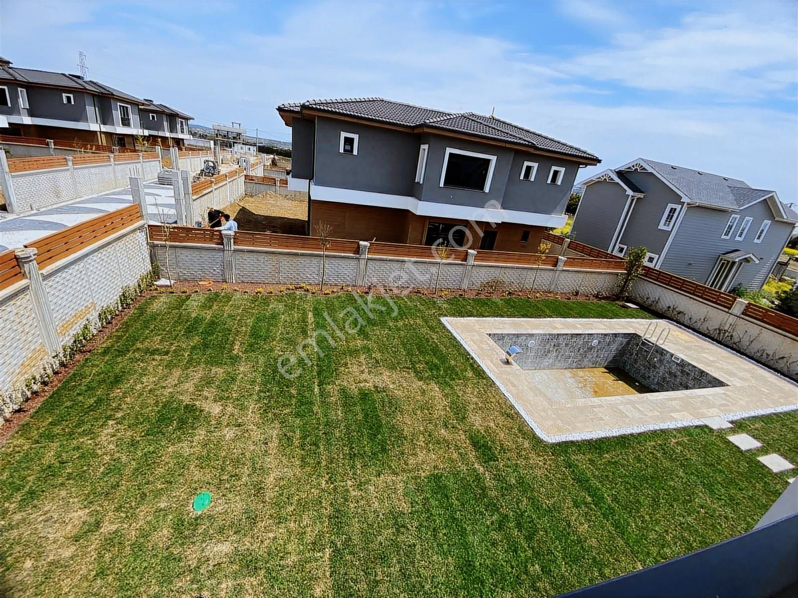 Silivride Özel Havuzlu Modern Mimarili Müstakil Satılık Villa - Görsel 19