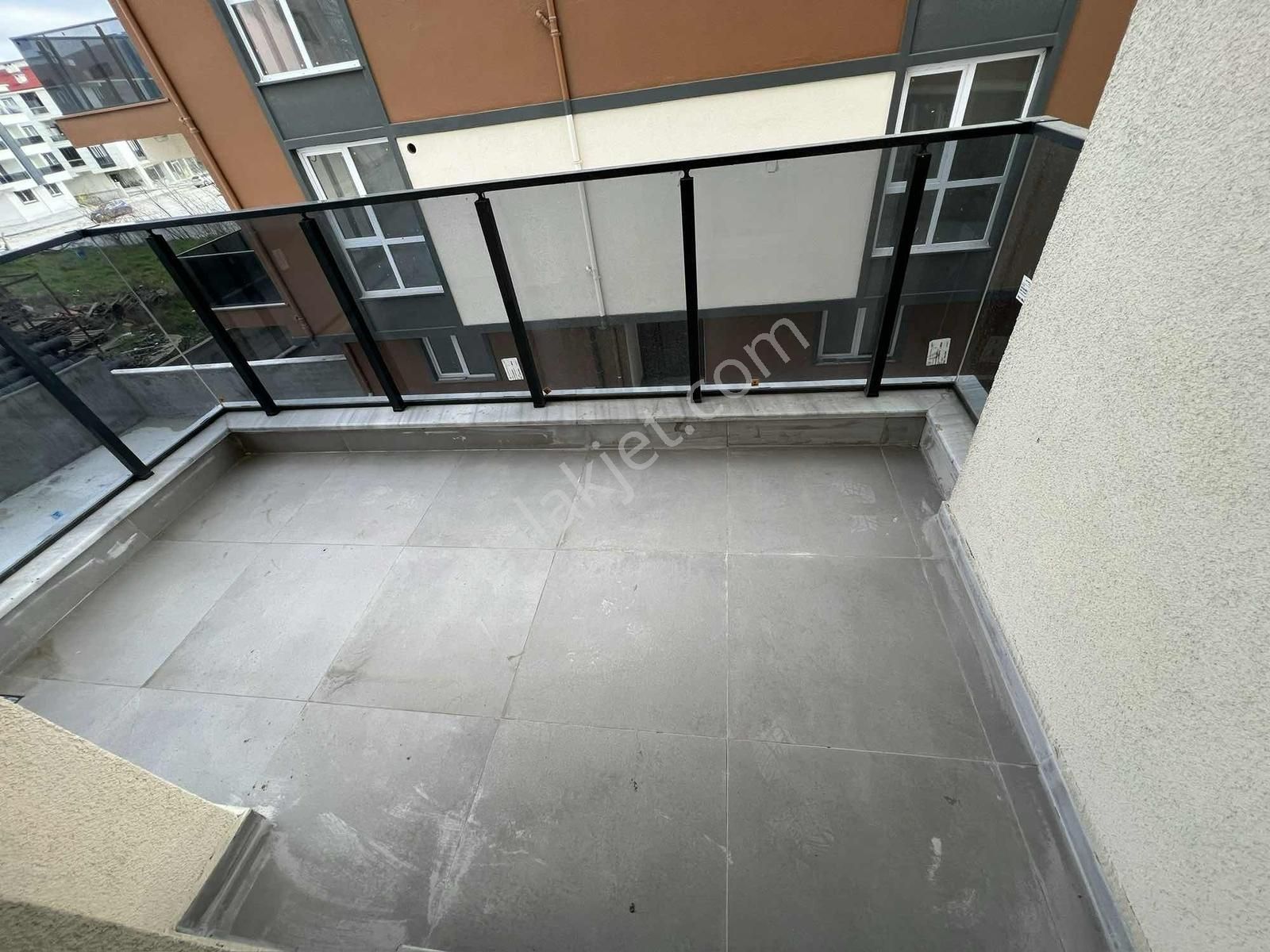 Şeyhsinan Mah Havuzlu Sitede 1+1 Geniş Balkonlu Satılık Daire - Görsel 8