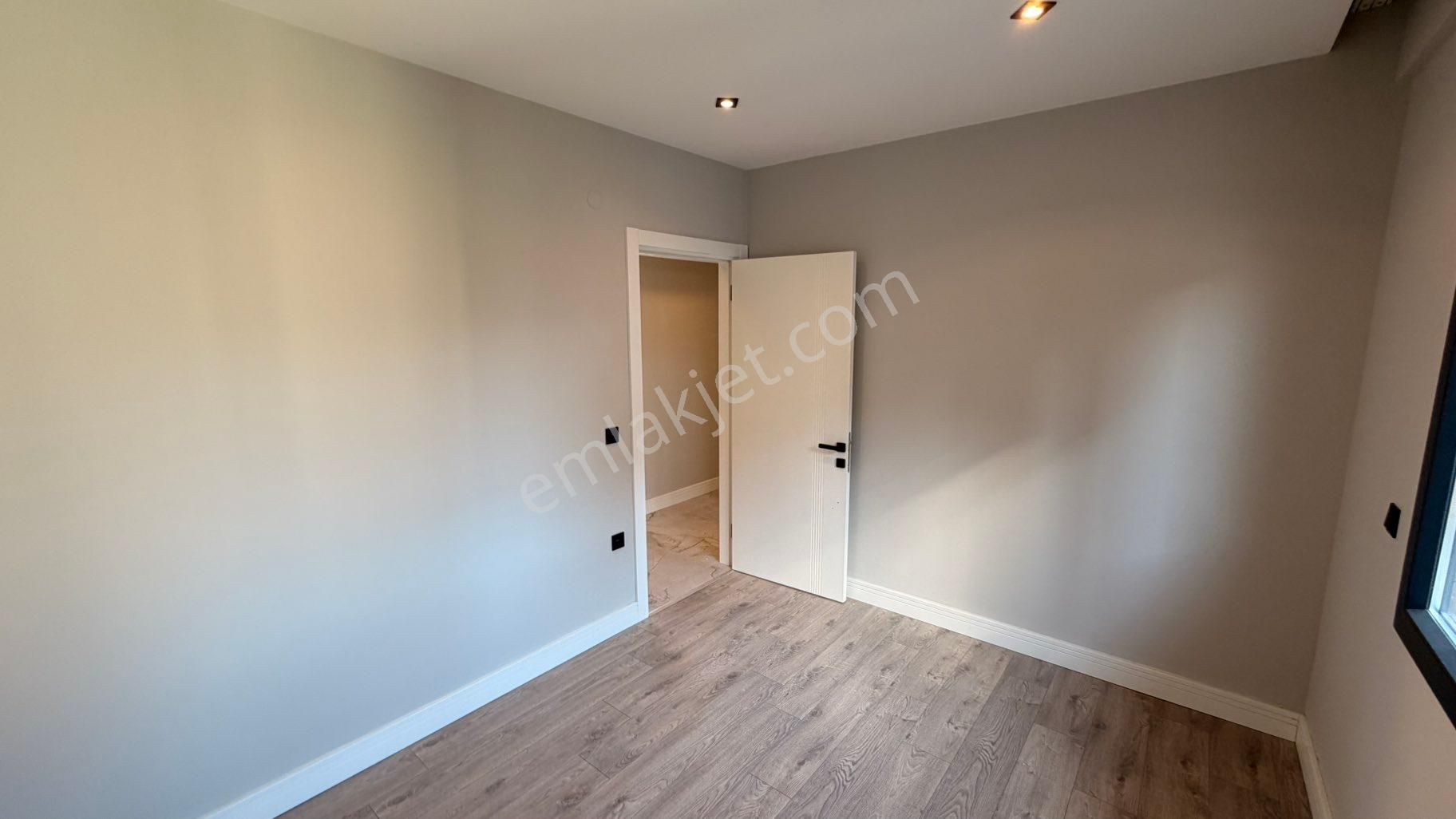 Kuşadası Davutlar’da Lüks Yapım Havuzlu 2+1 Daire - Görsel 35