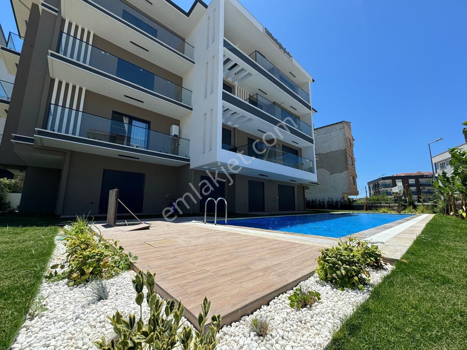 Kuşadası Davutlar’da Lüks Yapım Havuzlu 2+1 Daire - Görsel 3