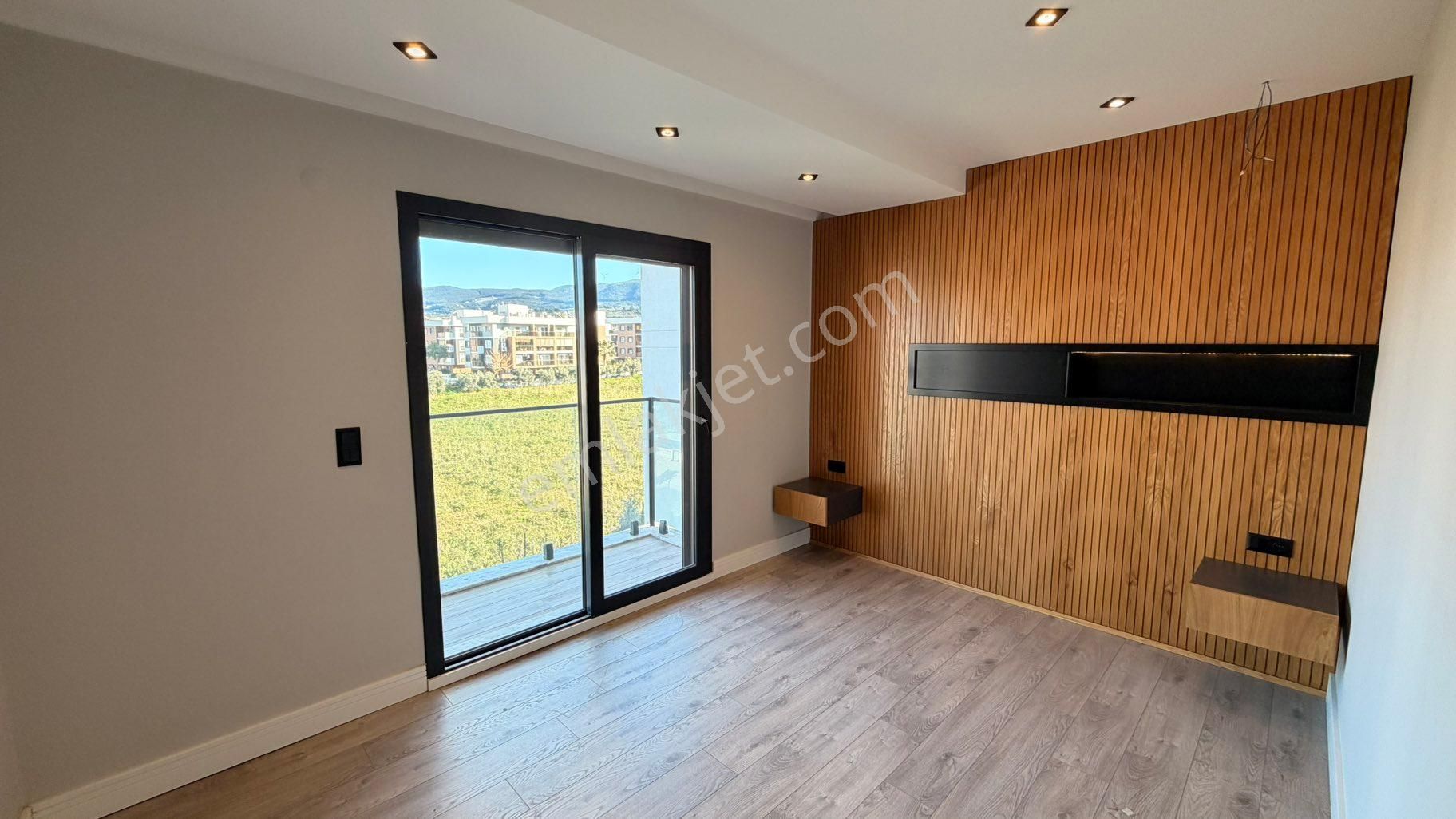 Kuşadası Davutlar’da Lüks Yapım Havuzlu 2+1 Daire - Görsel 24