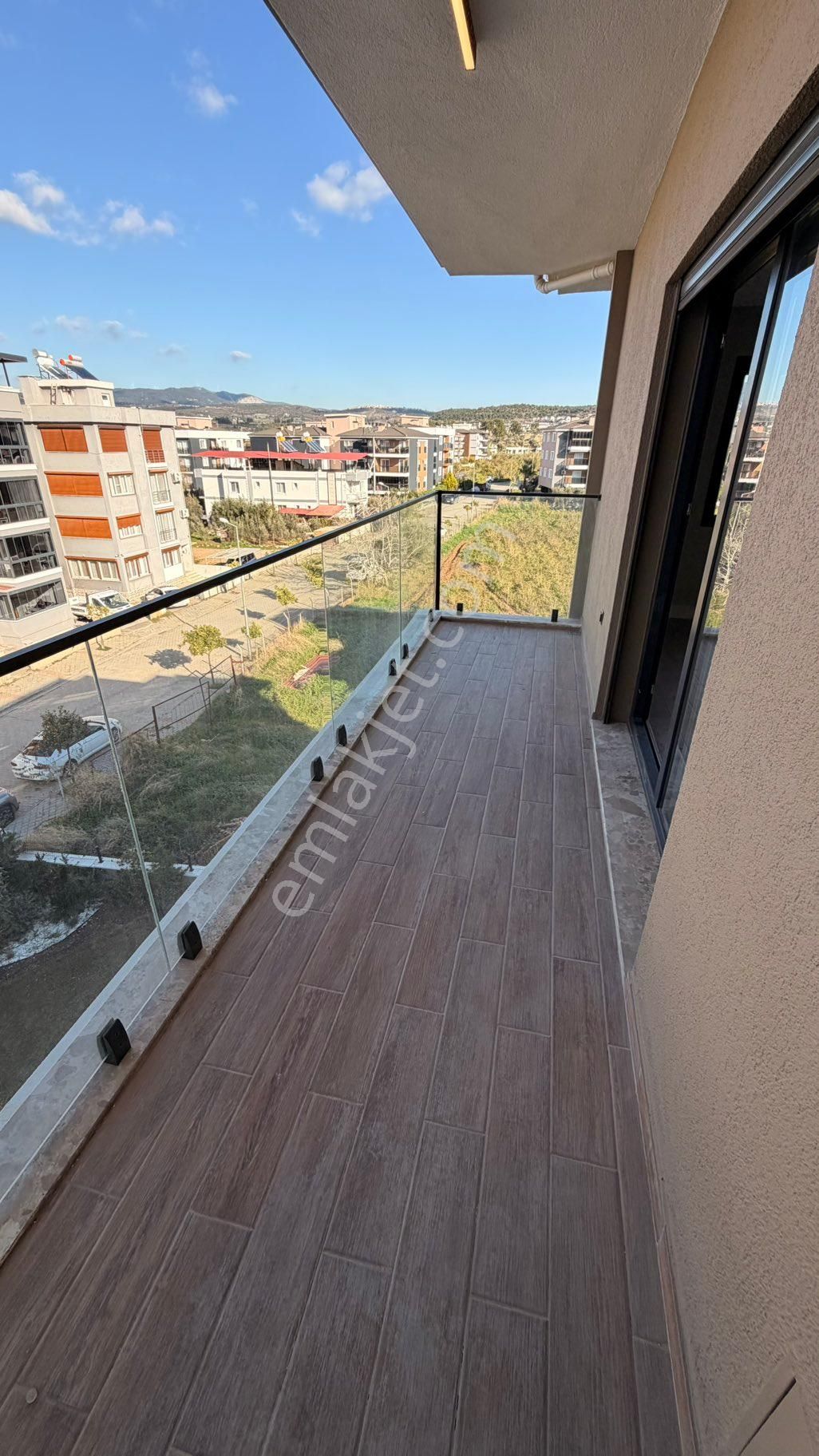 Kuşadası Davutlar’da Lüks Yapım Havuzlu 2+1 Daire - Görsel 19