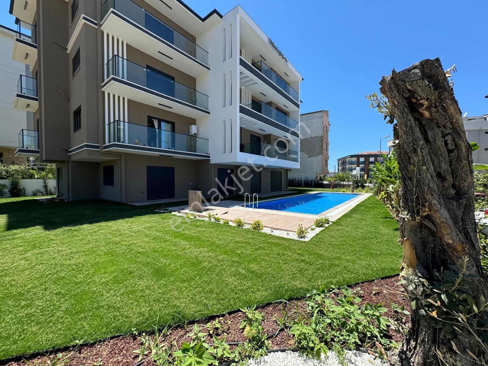 Kuşadası Davutlar’da Lüks Yapım Havuzlu 2+1 Daire - Görsel 2