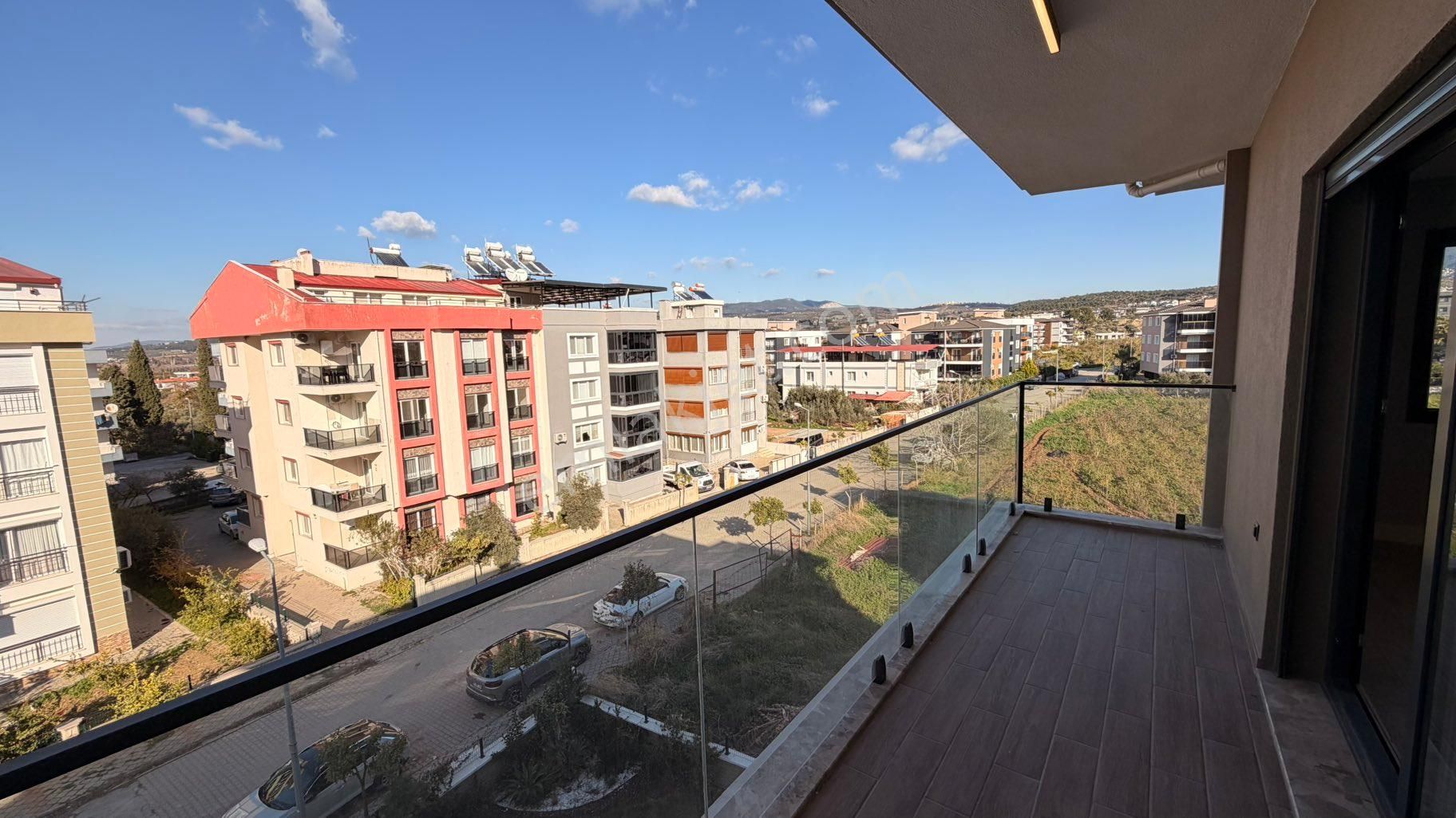 Kuşadası Davutlar’da Lüks Yapım Havuzlu 2+1 Daire - Görsel 17