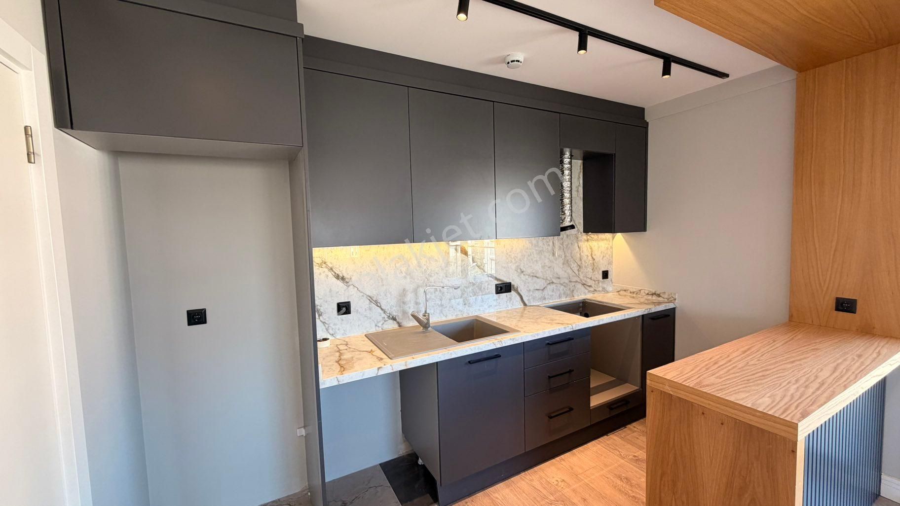 Kuşadası Davutlar’da Lüks Yapım Havuzlu 2+1 Daire - Görsel 22