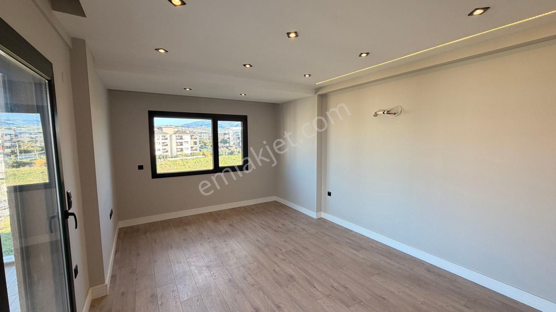 Kuşadası Davutlar’da Lüks Yapım Havuzlu 2+1 Daire - Görsel 21