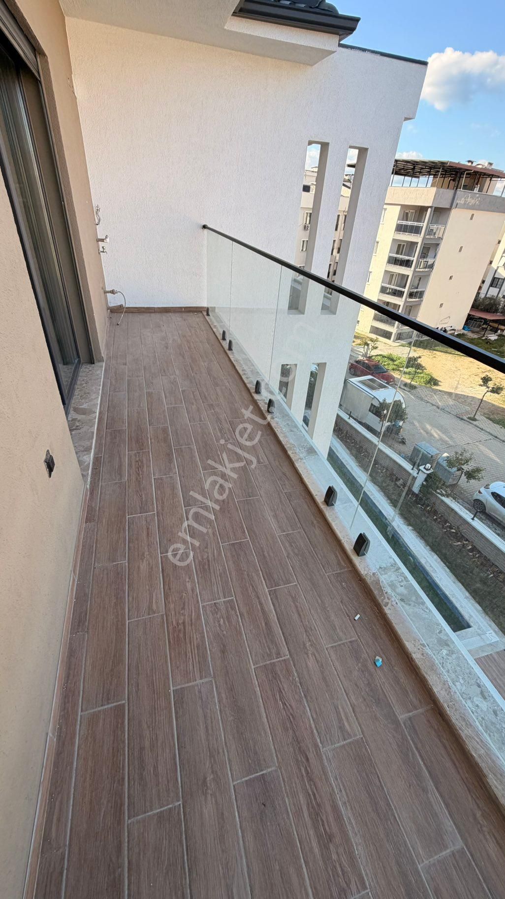 Kuşadası Davutlar’da Lüks Yapım Havuzlu 2+1 Daire - Görsel 44