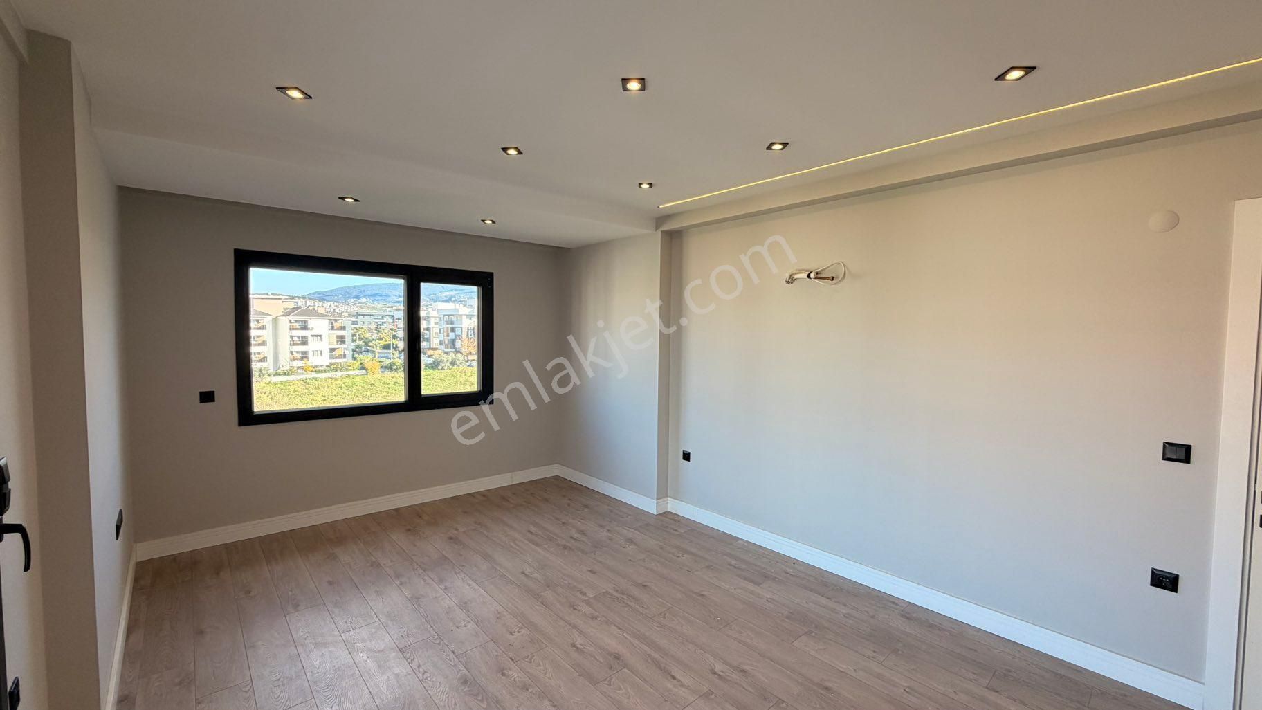 Kuşadası Davutlar’da Lüks Yapım Havuzlu 2+1 Daire - Görsel 20