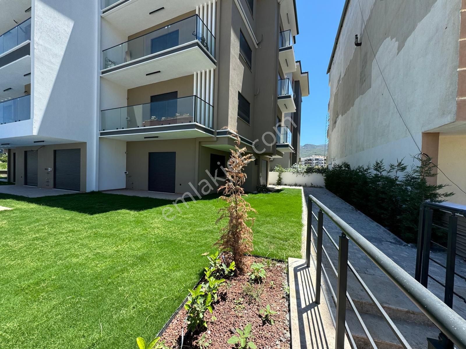 Kuşadası Davutlar’da Lüks Yapım Havuzlu 2+1 Daire - Görsel 5