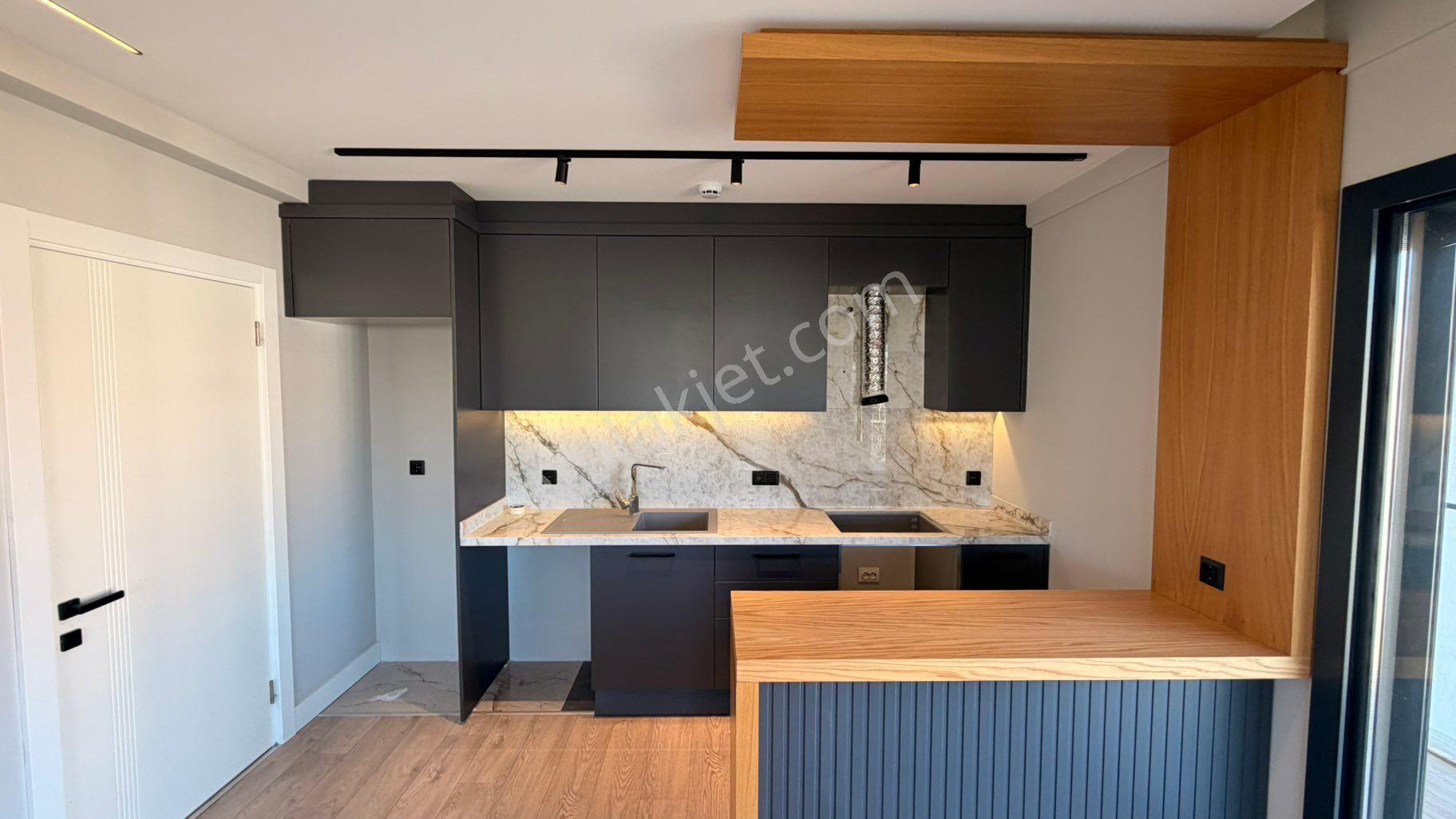 Kuşadası Davutlar’da Lüks Yapım Havuzlu 2+1 Daire - Görsel 11