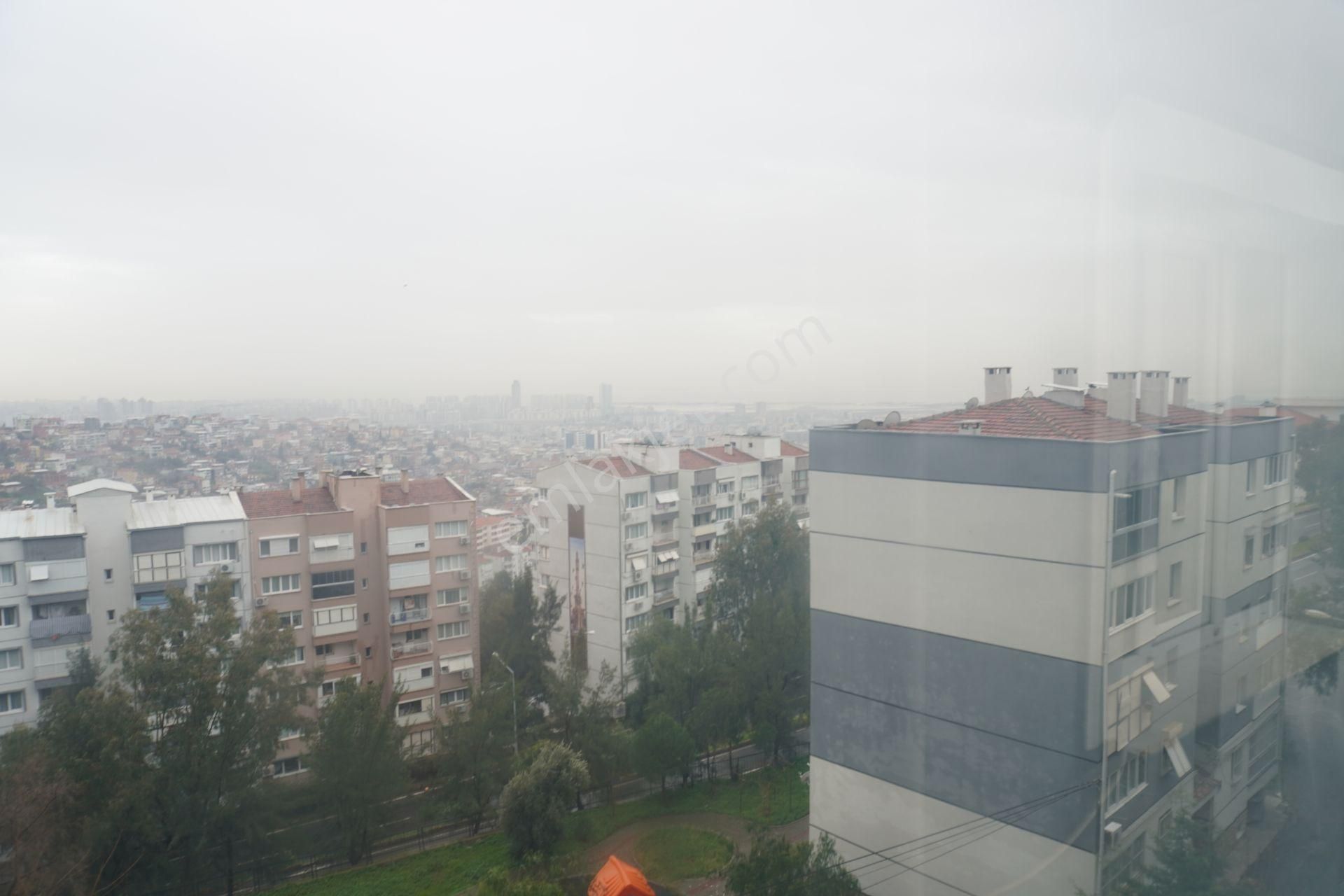 Çiğli Egekentte Kısmı Eşyalı Daire Asansörlü Arakat