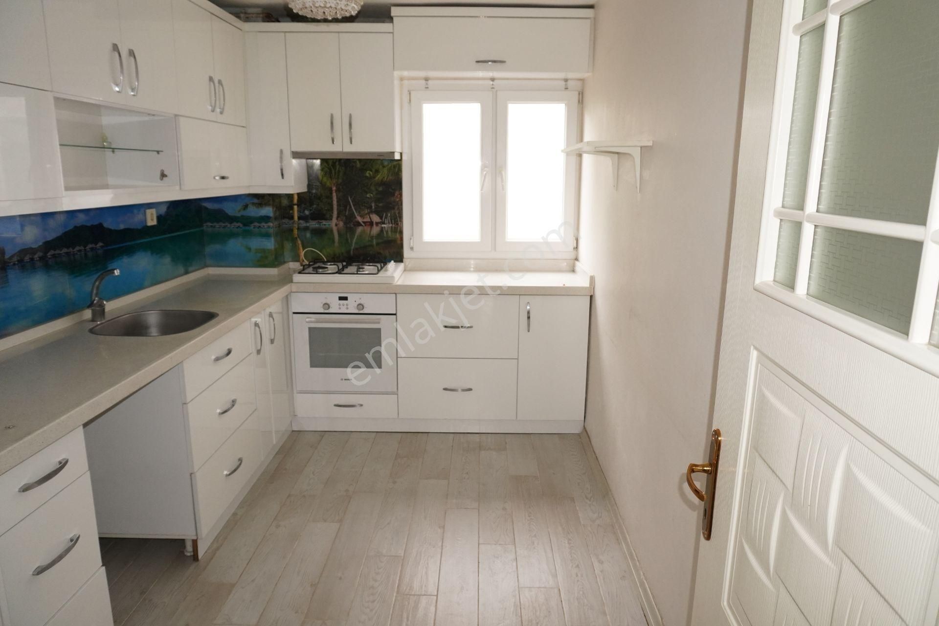 Çiğli Egekentte Kısmı Eşyalı Daire Asansörlü Arakat - Görsel 3