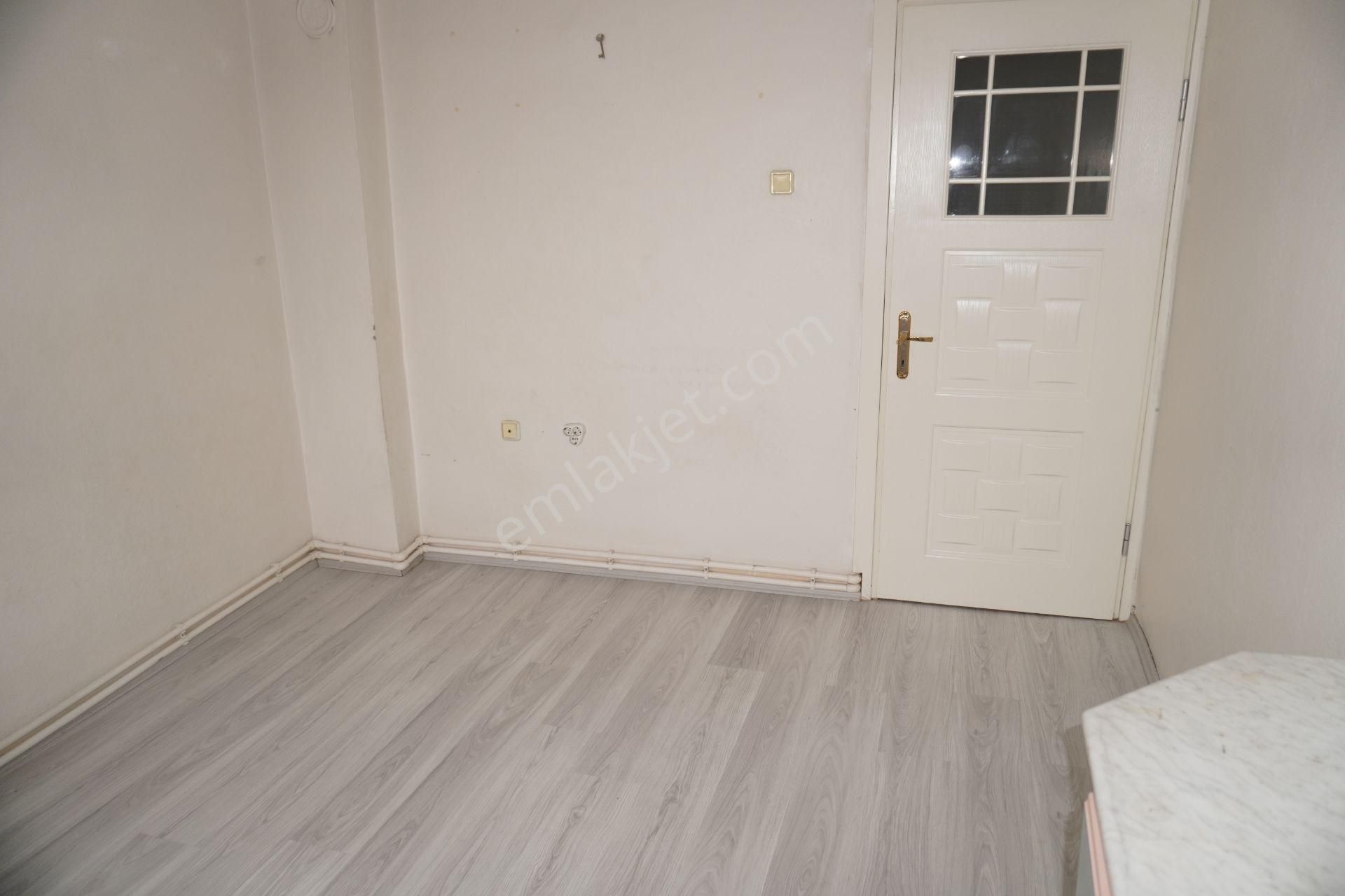 Çiğli Egekentte Kısmı Eşyalı Daire Asansörlü Arakat - Görsel 15