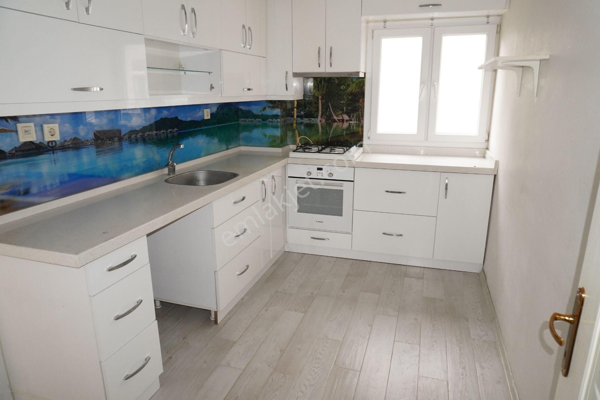 Çiğli Egekentte Kısmı Eşyalı Daire Asansörlü Arakat - Görsel 2