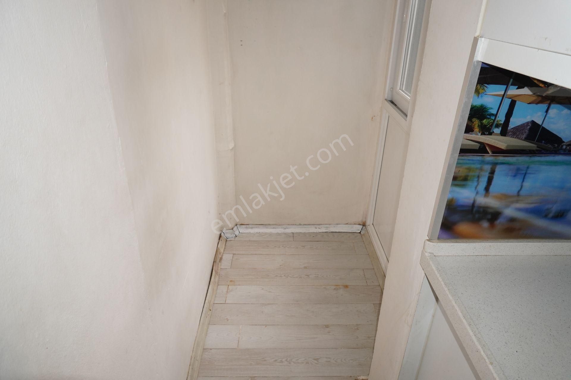 Çiğli Egekentte Kısmı Eşyalı Daire Asansörlü Arakat - Görsel 4