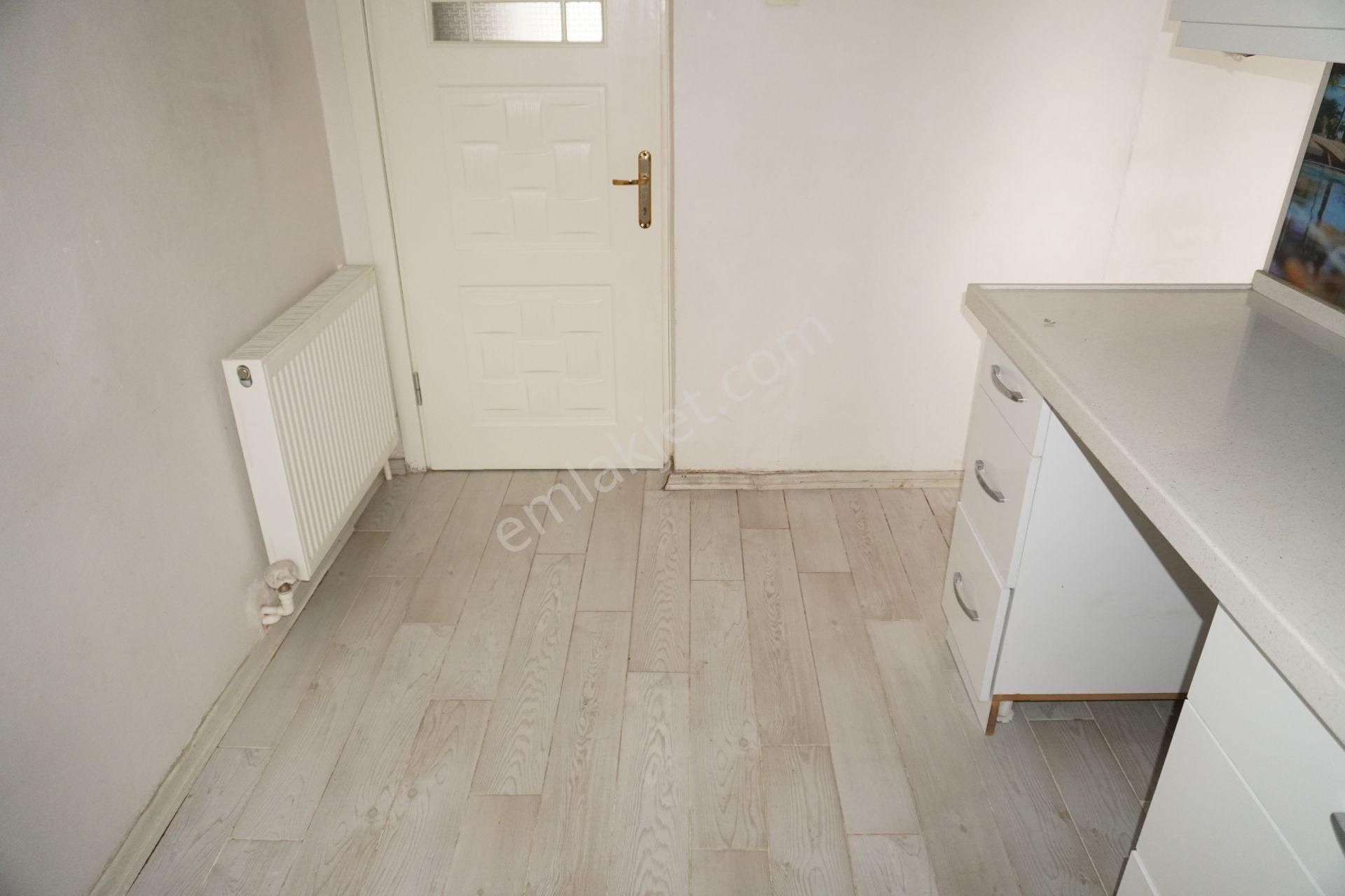 Çiğli Egekentte Kısmı Eşyalı Daire Asansörlü Arakat - Görsel 5