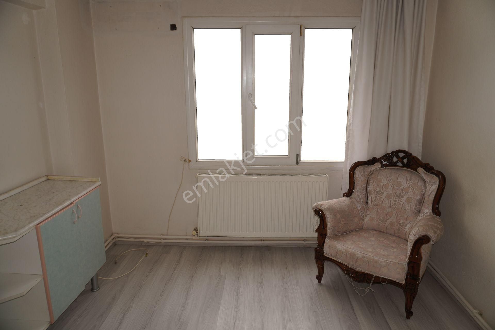 Çiğli Egekentte Kısmı Eşyalı Daire Asansörlü Arakat - Görsel 9