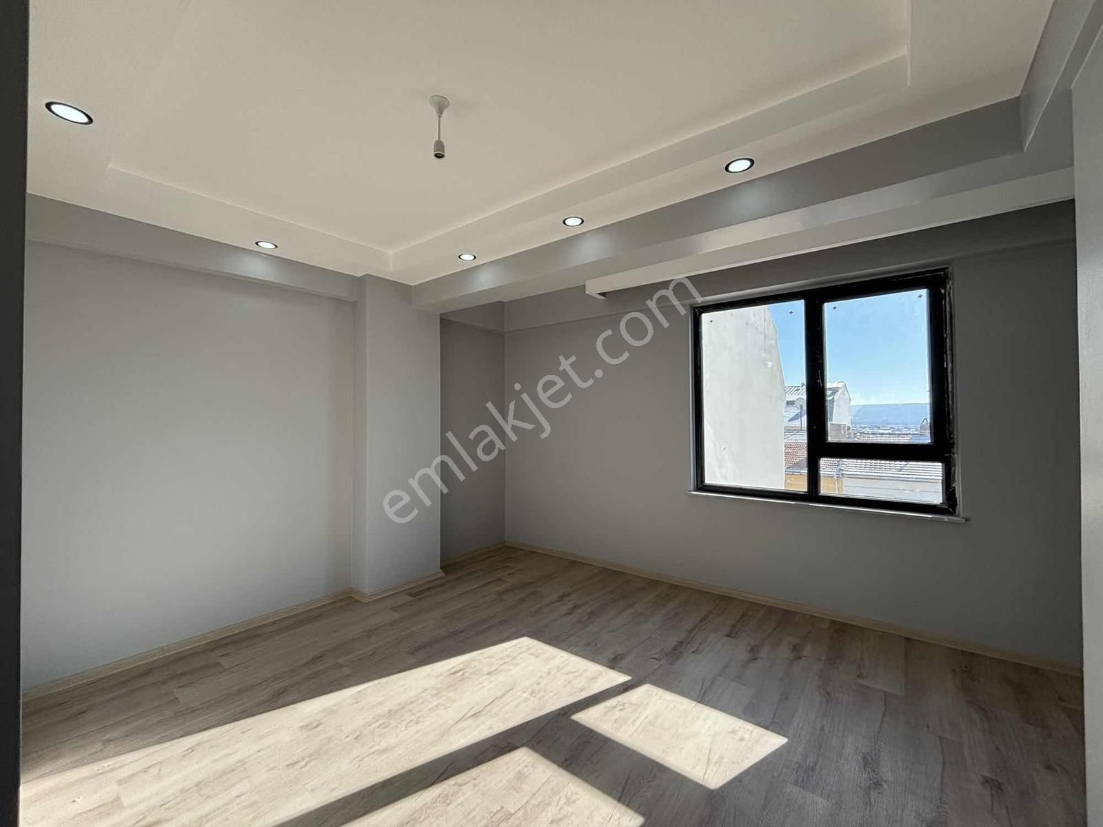 Eker'den Batıkent Sınırında, Anıt Durağına Yakın Sıfır 2+1 Daire - Görsel 18