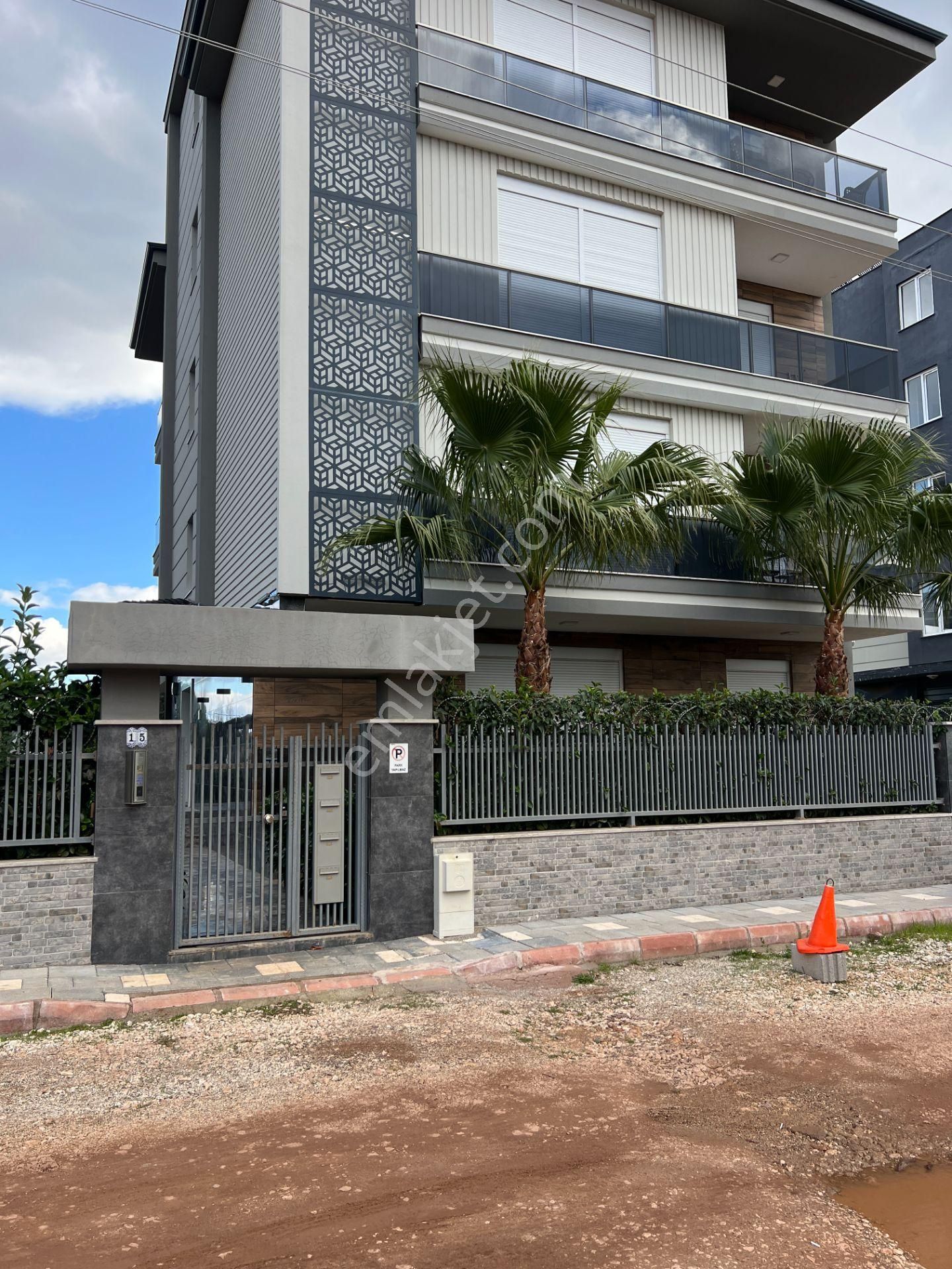 Villa Tadında Çok Keyifli Katta Tek Çok Geniş