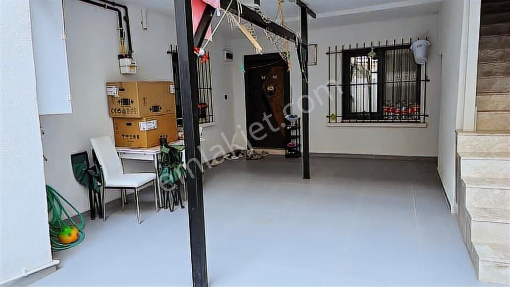 Gülyakada Bahçeli Müstakil Ev 2 Ayrı Daire (2+1 Ve3+1) - Görsel 32