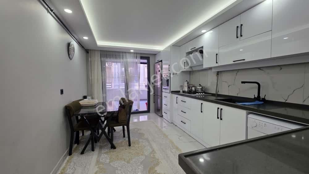 Gülyakada Bahçeli Müstakil Ev 2 Ayrı Daire (2+1 Ve3+1) - Görsel 2