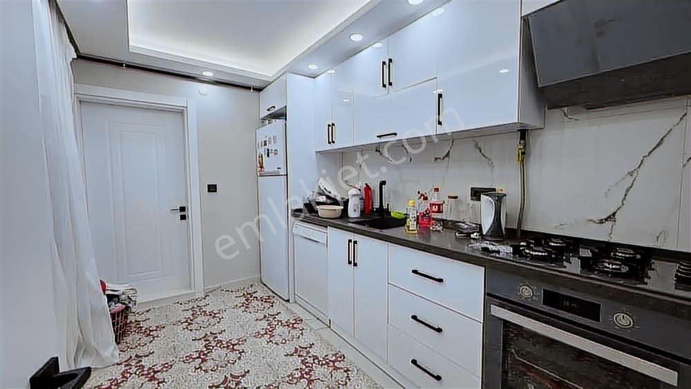 Gülyakada Bahçeli Müstakil Ev 2 Ayrı Daire (2+1 Ve3+1) - Görsel 27