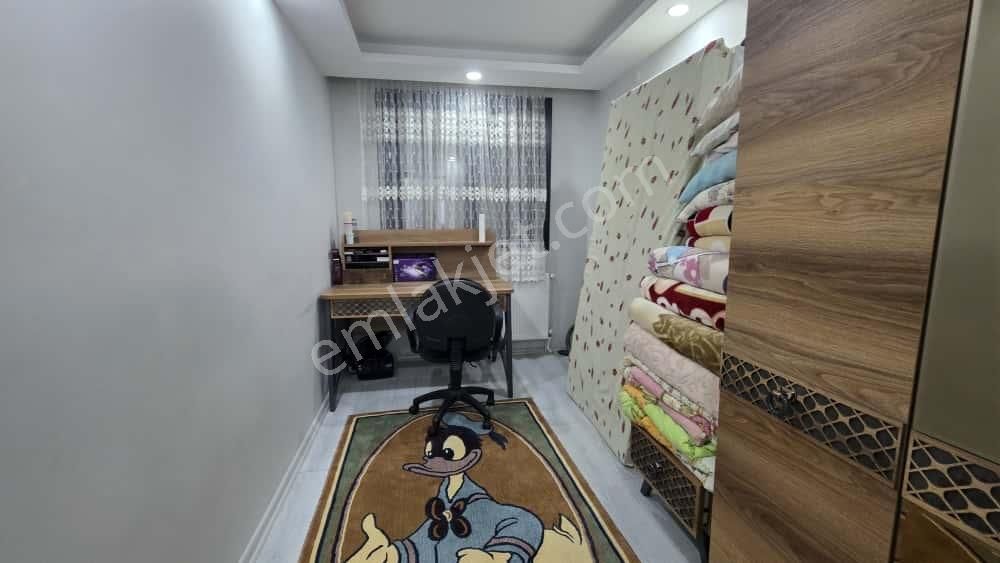 Gülyakada Bahçeli Müstakil Ev 2 Ayrı Daire (2+1 Ve3+1) - Görsel 9