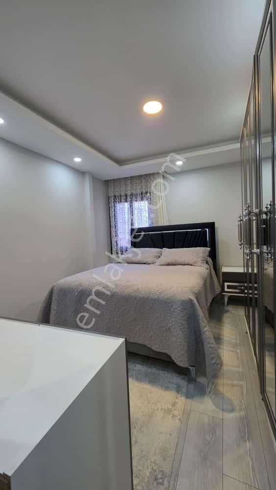 Gülyakada Bahçeli Müstakil Ev 2 Ayrı Daire (2+1 Ve3+1) - Görsel 8