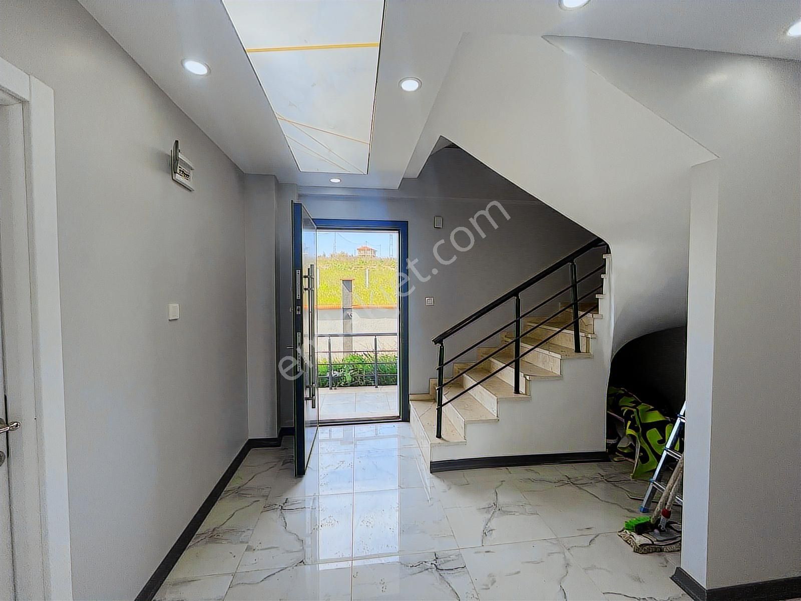 Silivri Gümüşyaka'da Deniz Manzaralı Müstakil Villa - Görsel 21