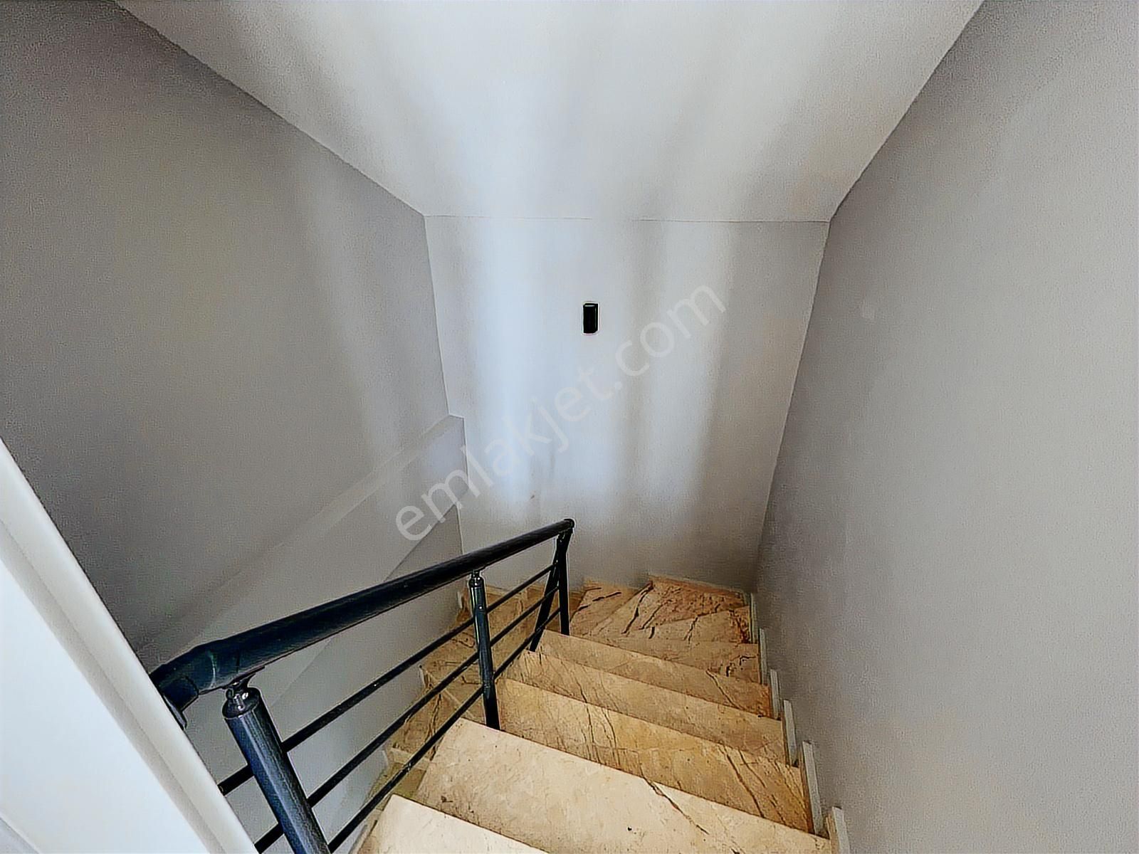 Silivri Gümüşyaka'da Deniz Manzaralı Müstakil Villa - Görsel 18