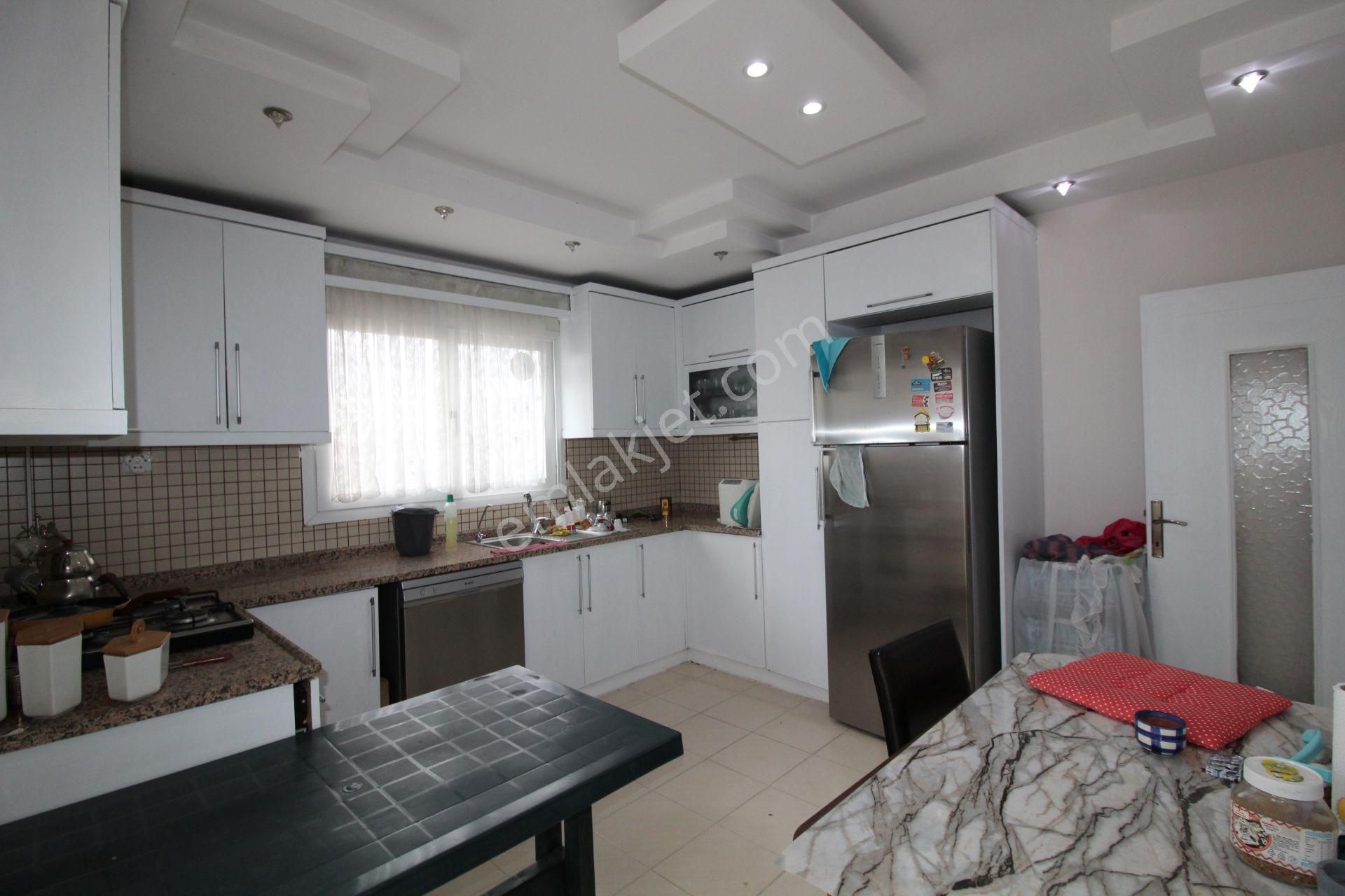 Aslan'dan Cepheleri Açık Merkezi Konumda Acil Satılık 3+1