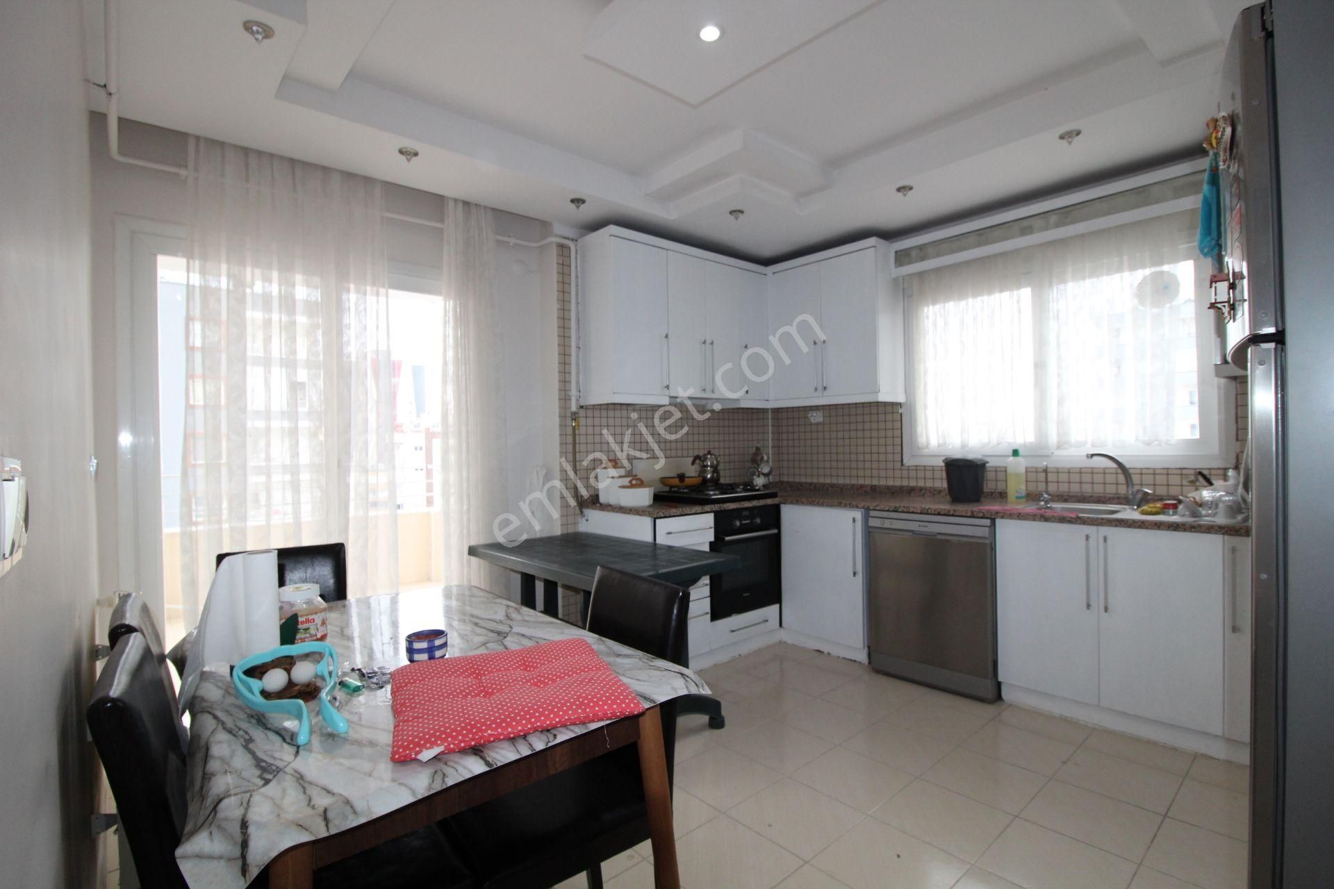 Aslan'dan Cepheleri Açık Merkezi Konumda Acil Satılık 3+1 - Görsel 3