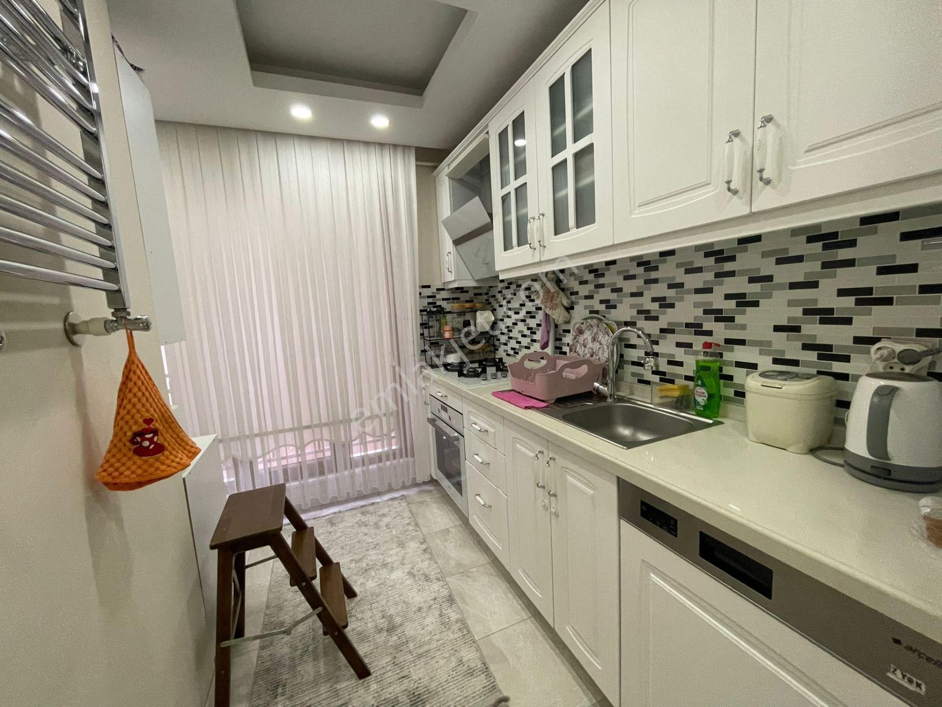 Bahçelievler Basın Sitesi Yakını Asansörlü 6 Yıllık Binada 2+1 - Görsel 8