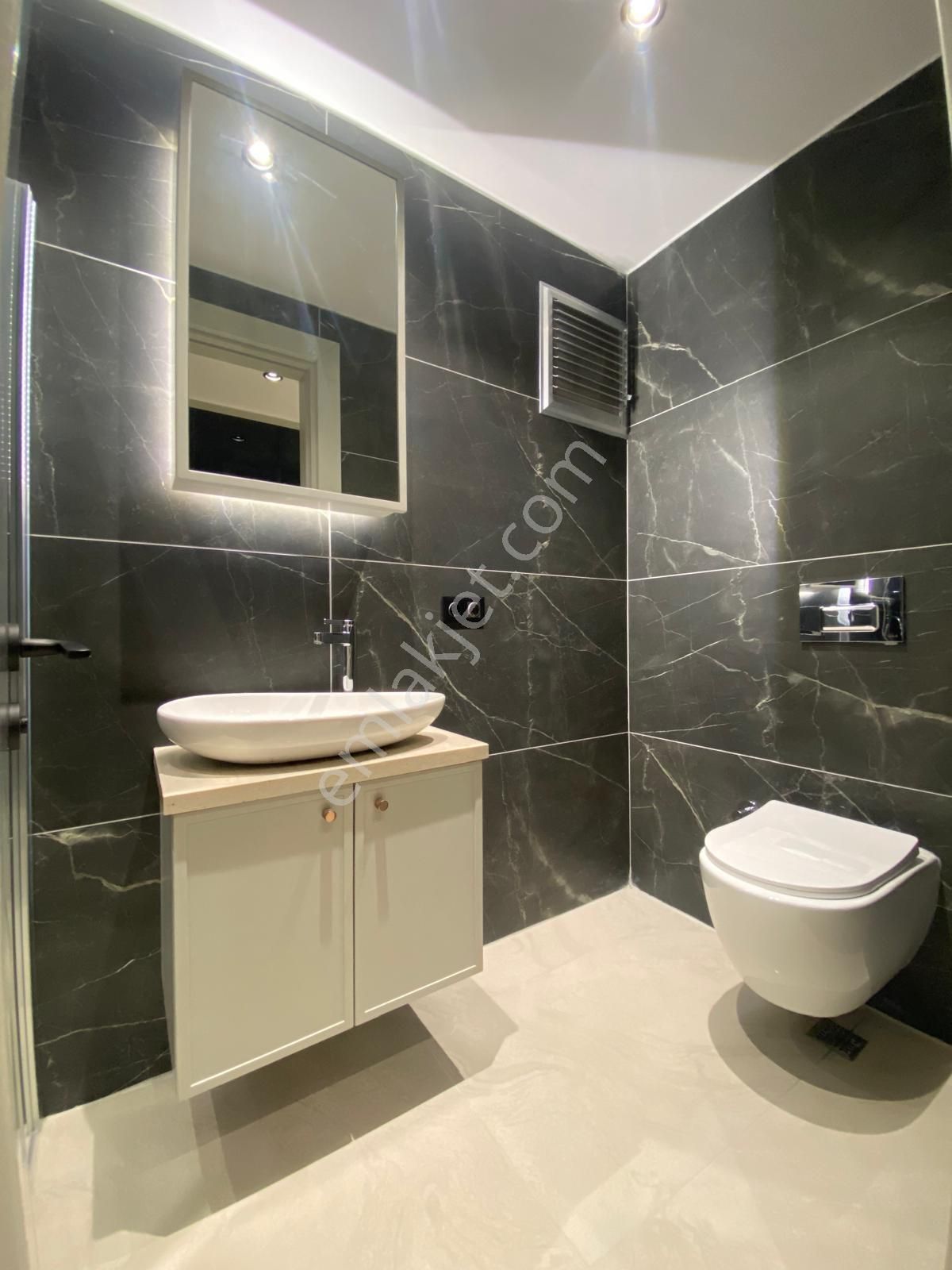 Demirlerden Yenişafakta Ebv.banyolu Cam Balkonlu 3+1 Geniş Daire - Görsel 24