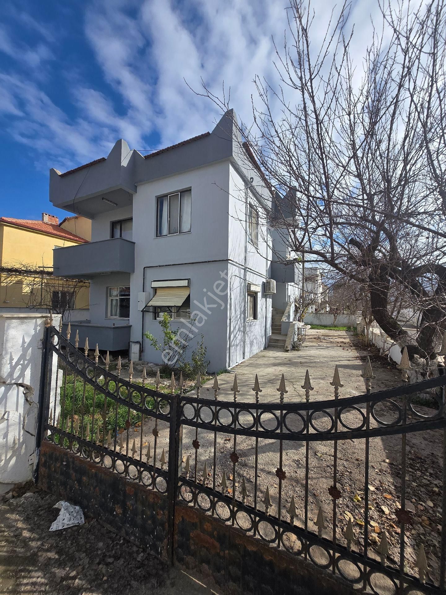 Müstakil 3+1 Bahçeli