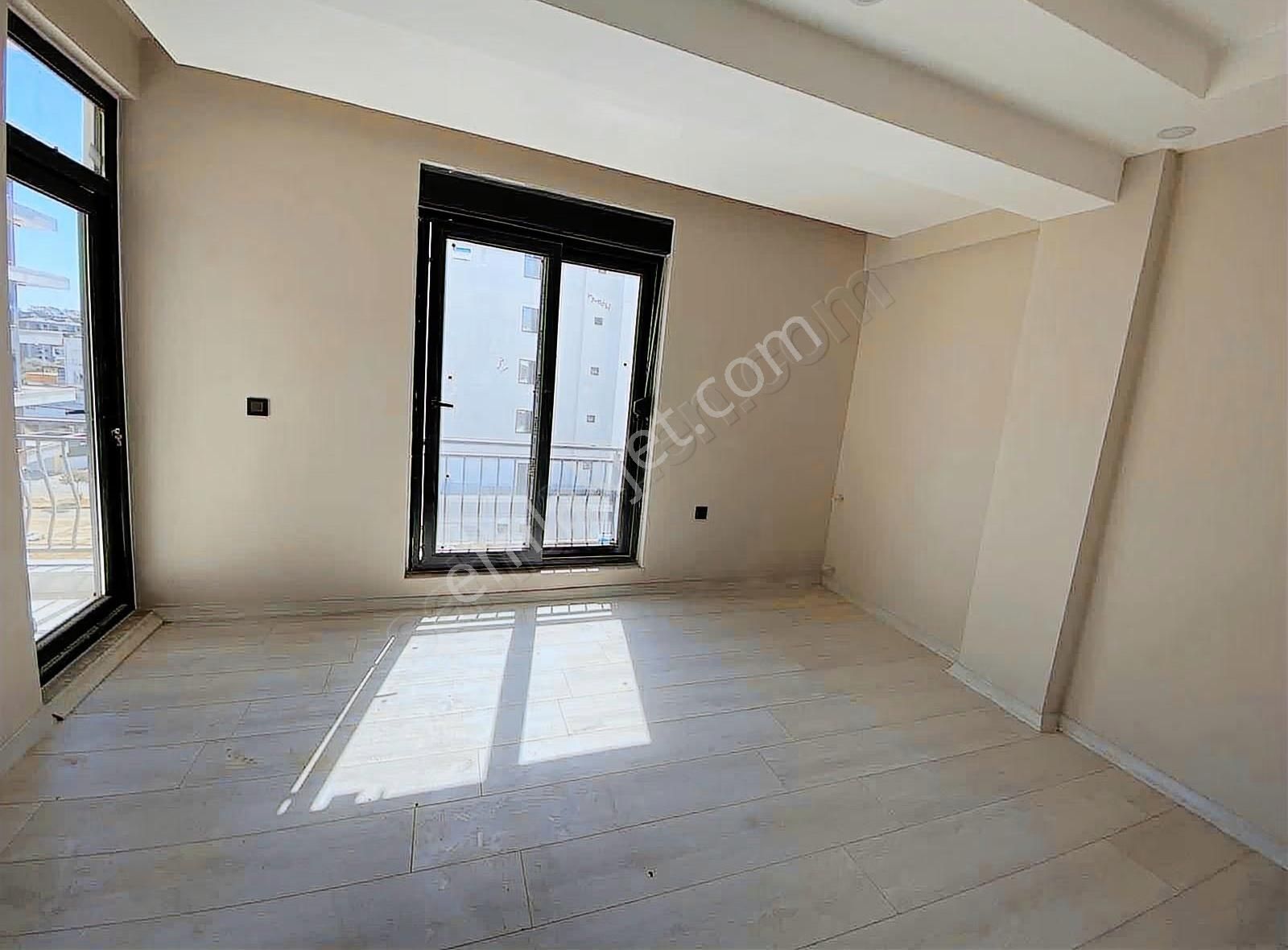 V. Aydoğmuş Mah Havuzlu Sıfır 2+1 - Görsel 15